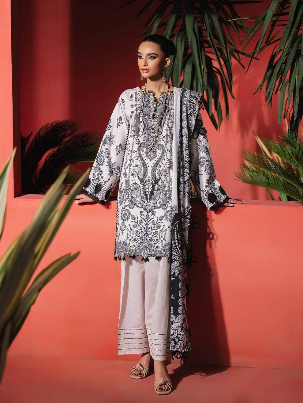 img_jade_urabne_embroidered_lawn_awwal_boutique