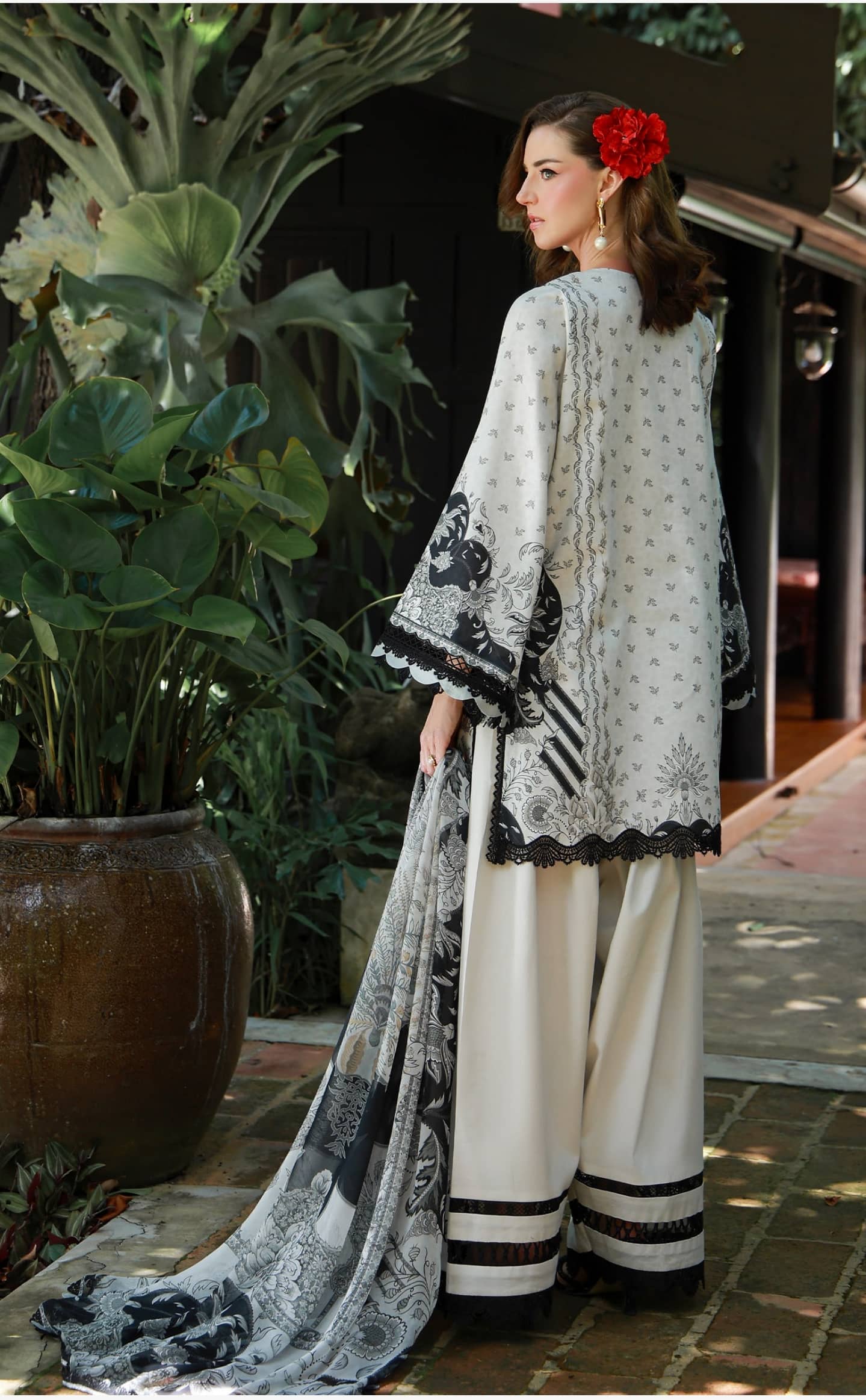 Jade Urbane Embroideried Lawn 26/Magnolia