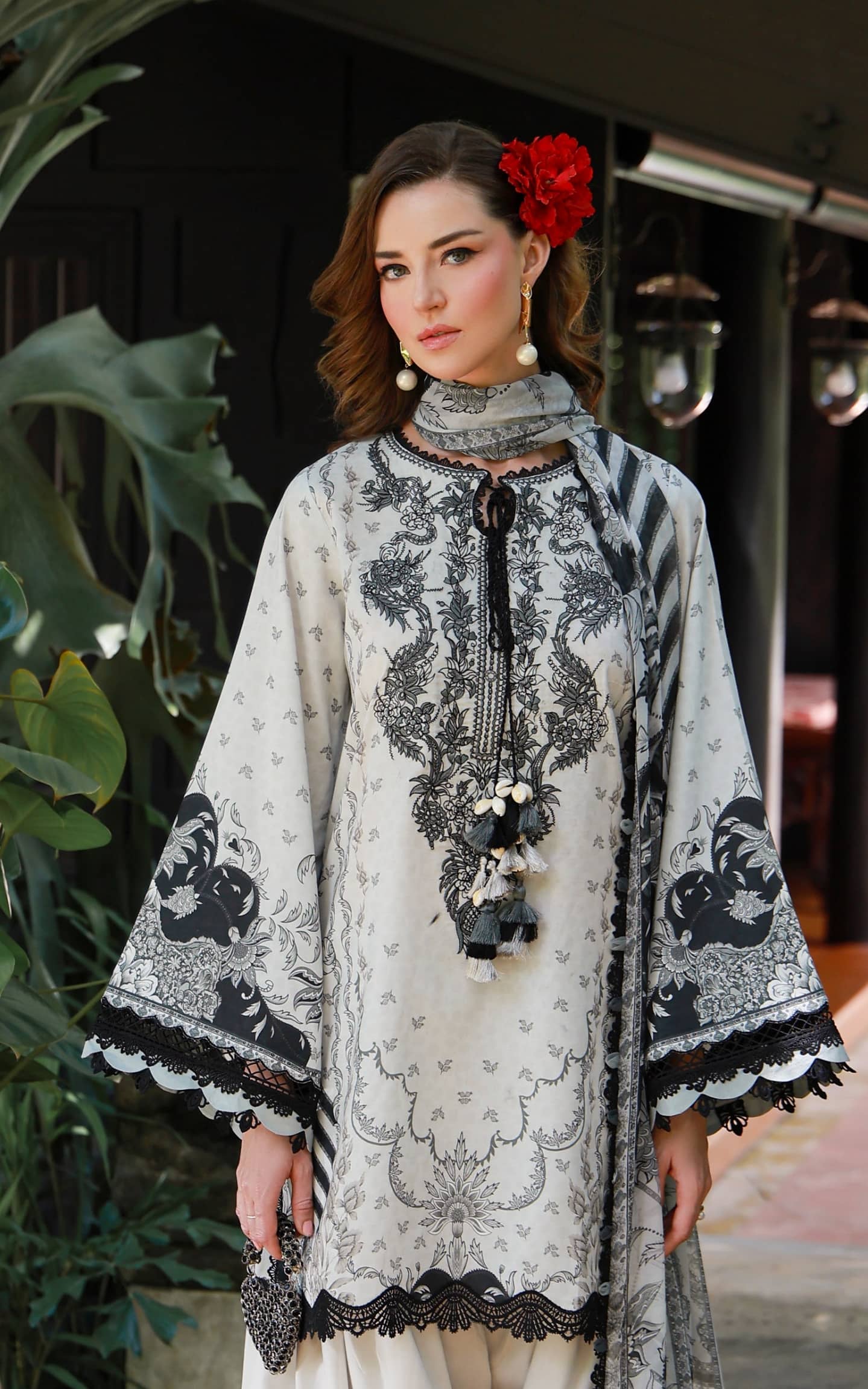 Img_jade_urbane_embroidered_lawn_awwal_boutique