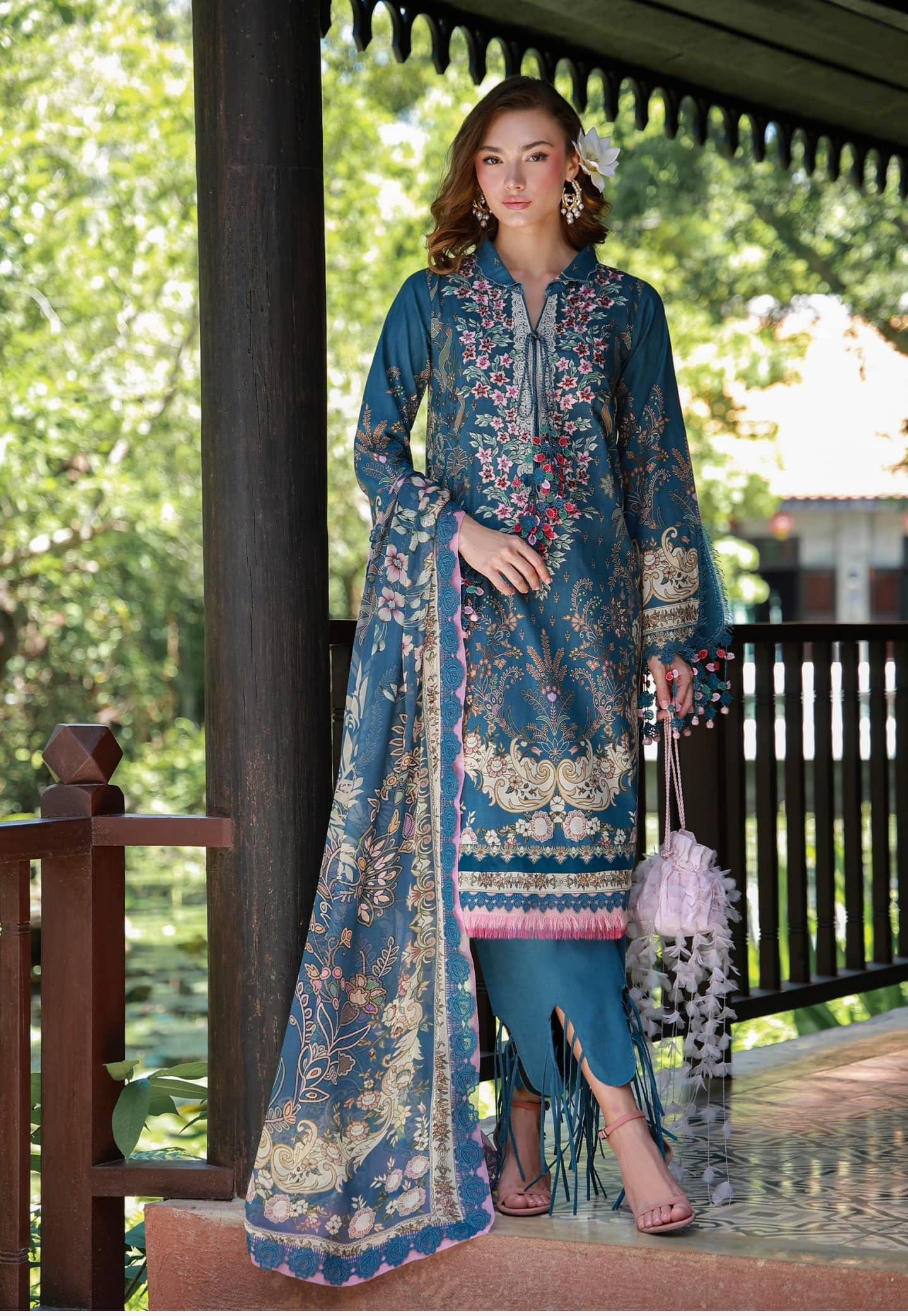 Img_jade_urbane_embroidered_lawn_awwal_boutique