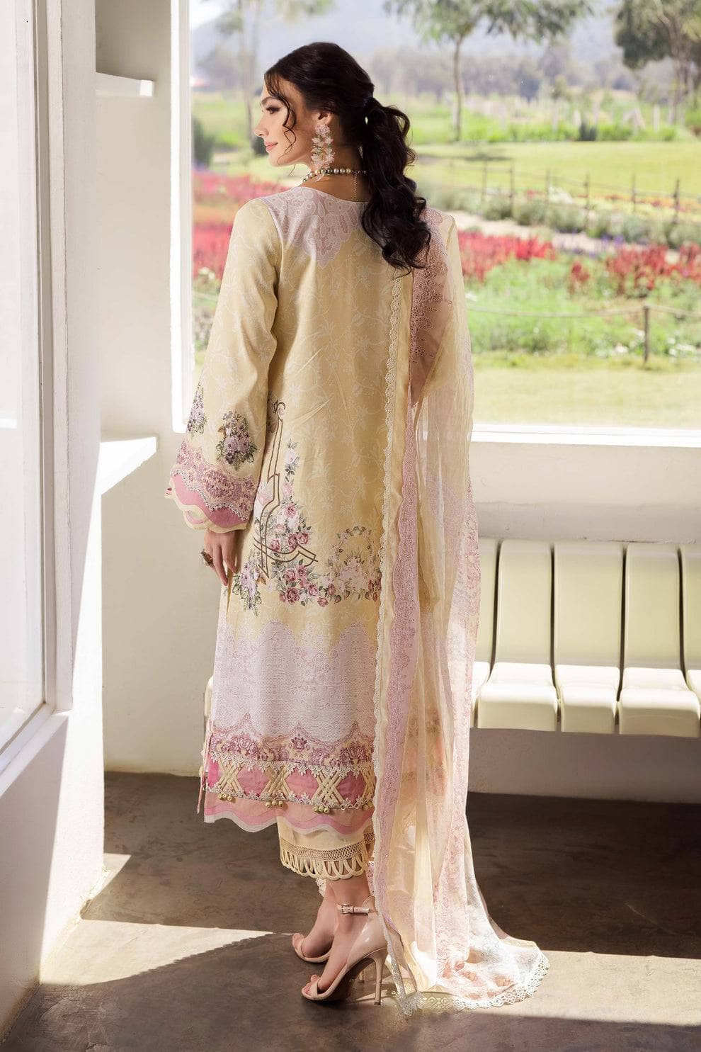 img_jade_needle_wonder_awwal_boutique