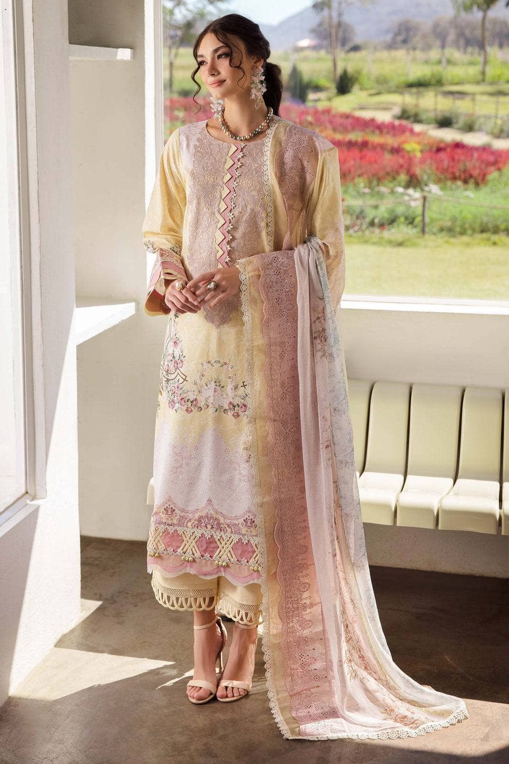 img_jade_needle_wonder_awwal_boutique