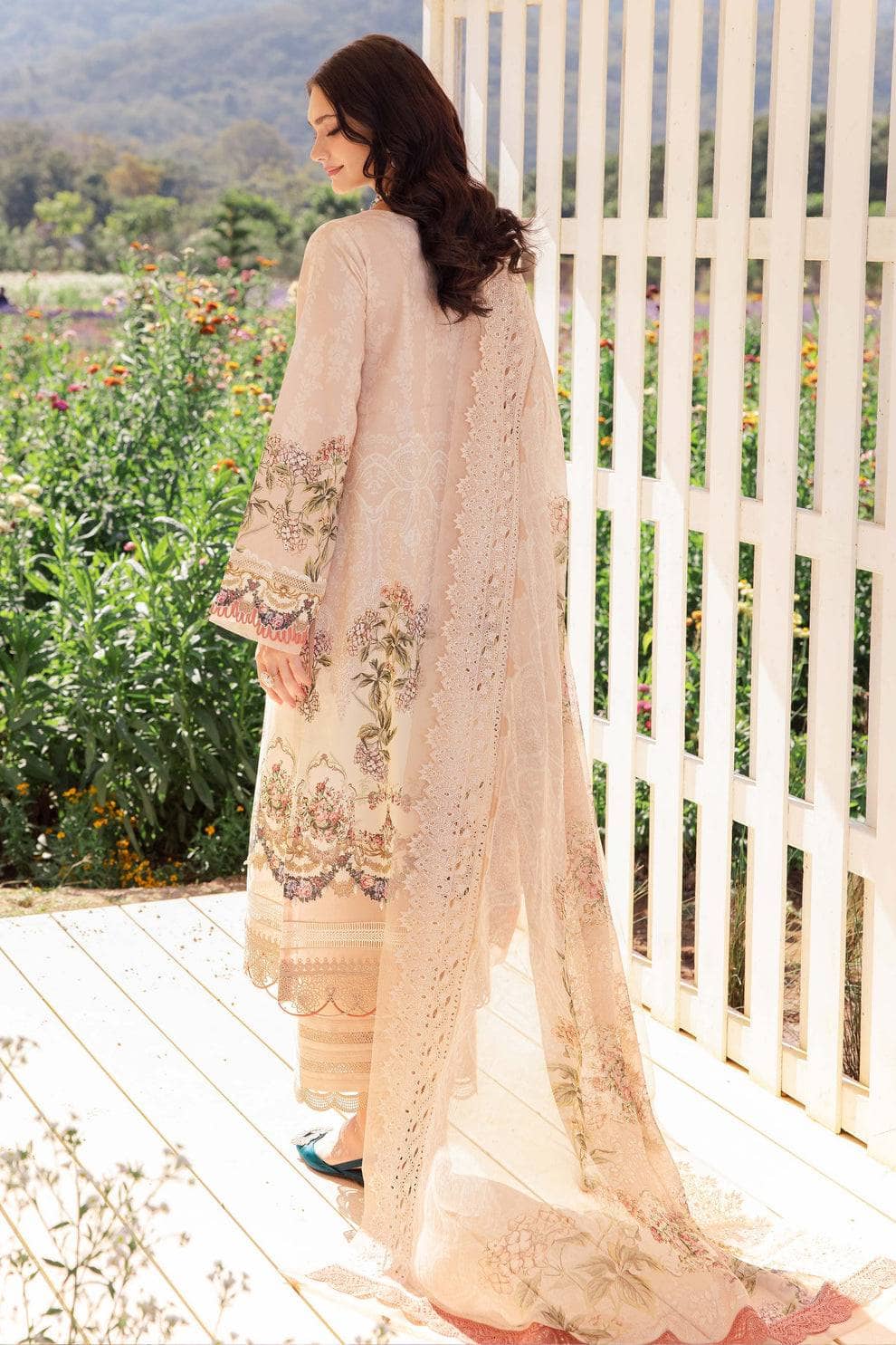 img_jade_needle_wonder_awwal_boutique