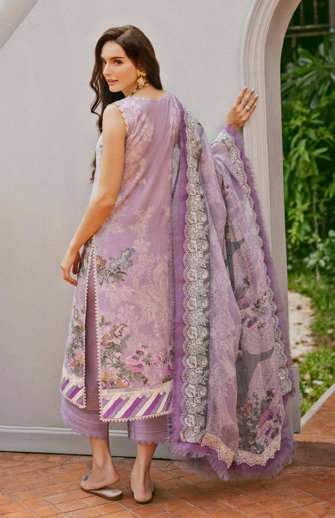 img_jade_needle_wonder_awwal_boutique