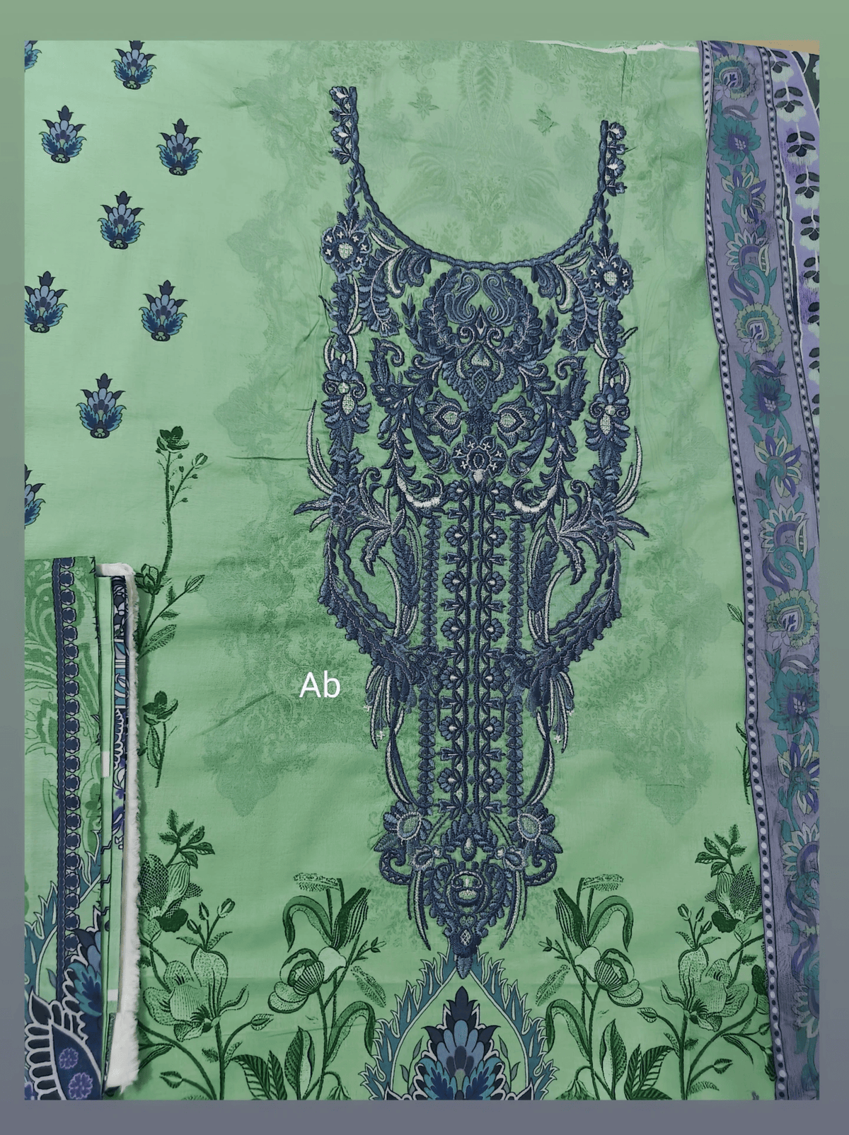 Open Pic /Jade Urbane Embroideried Lawn 26/Monarque