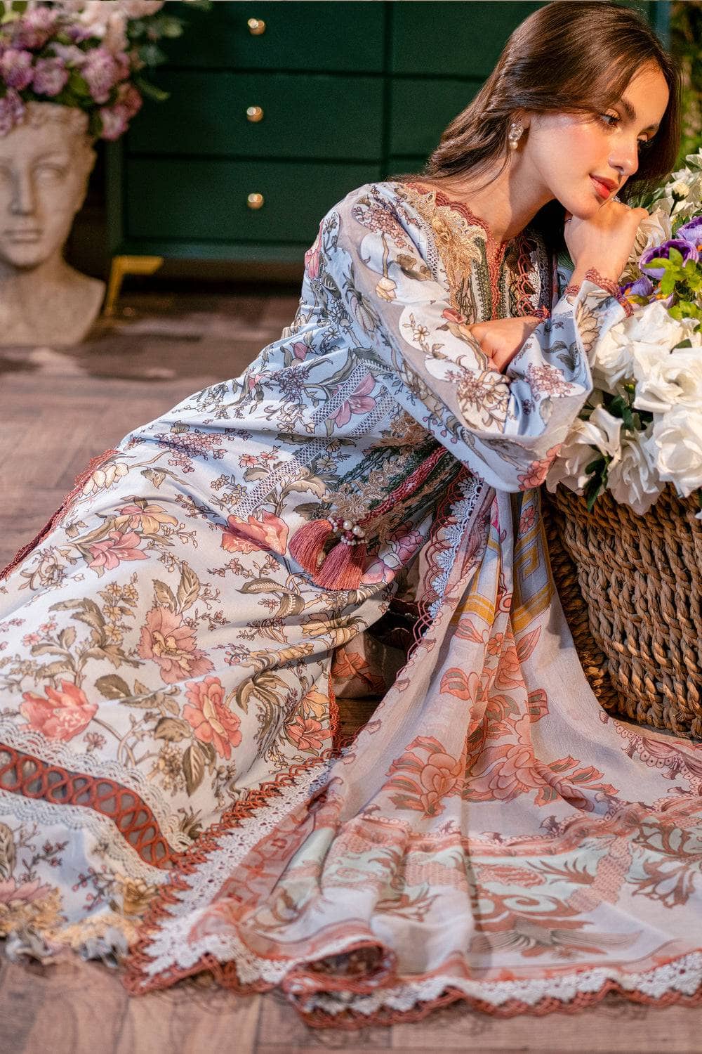 img_jade_flora_24_awwal_boutique