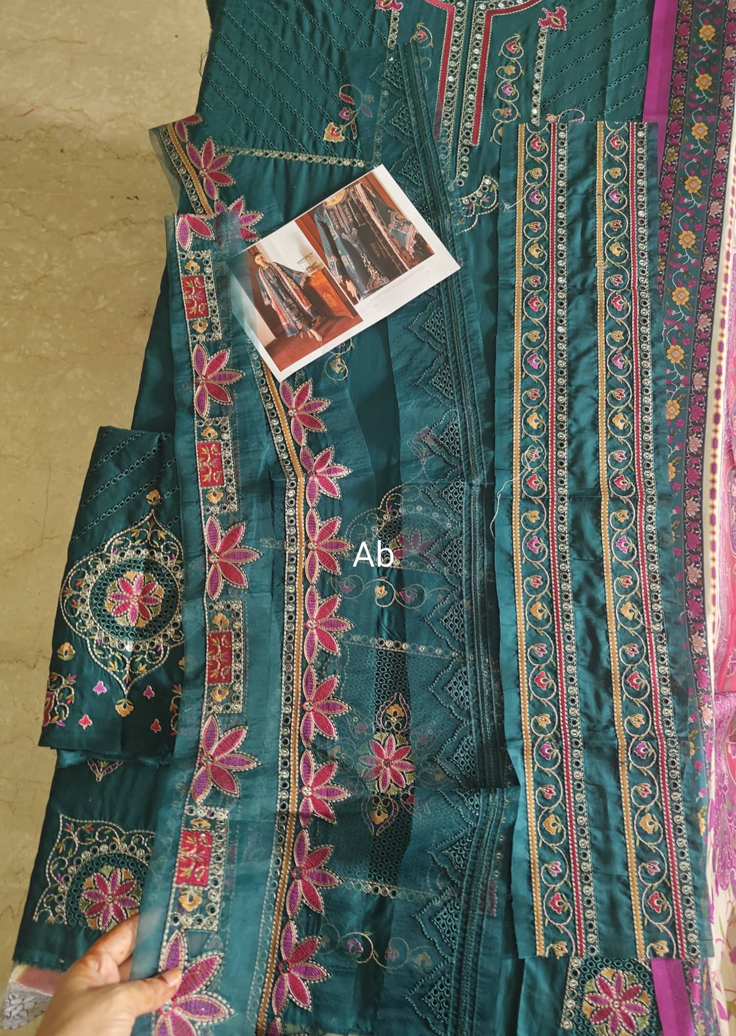 img_jazmin_lawn_awwal_boutique