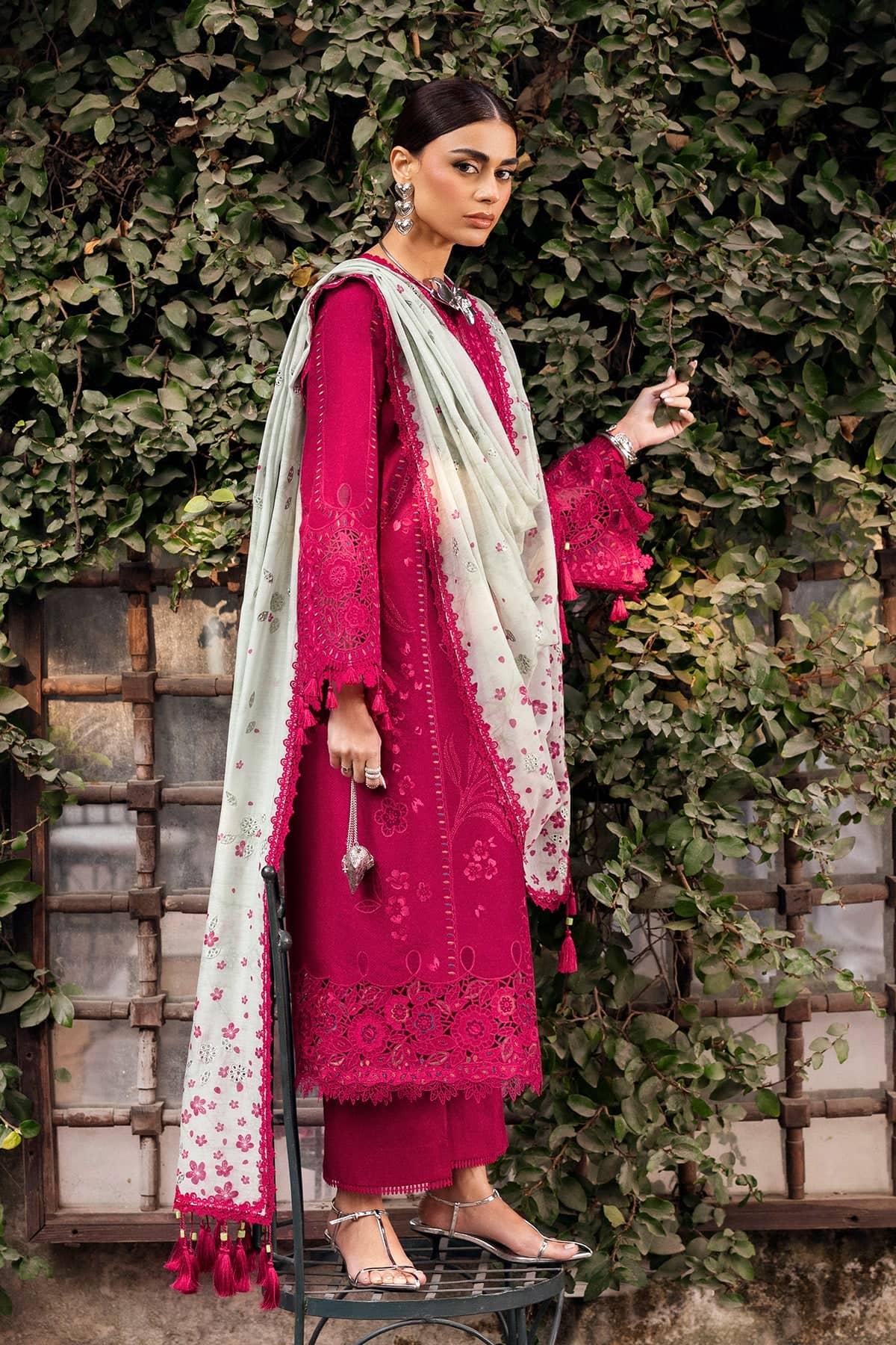 Jazmin Shahkaar Lawn/SL26-D04/Embroideried Dupatta