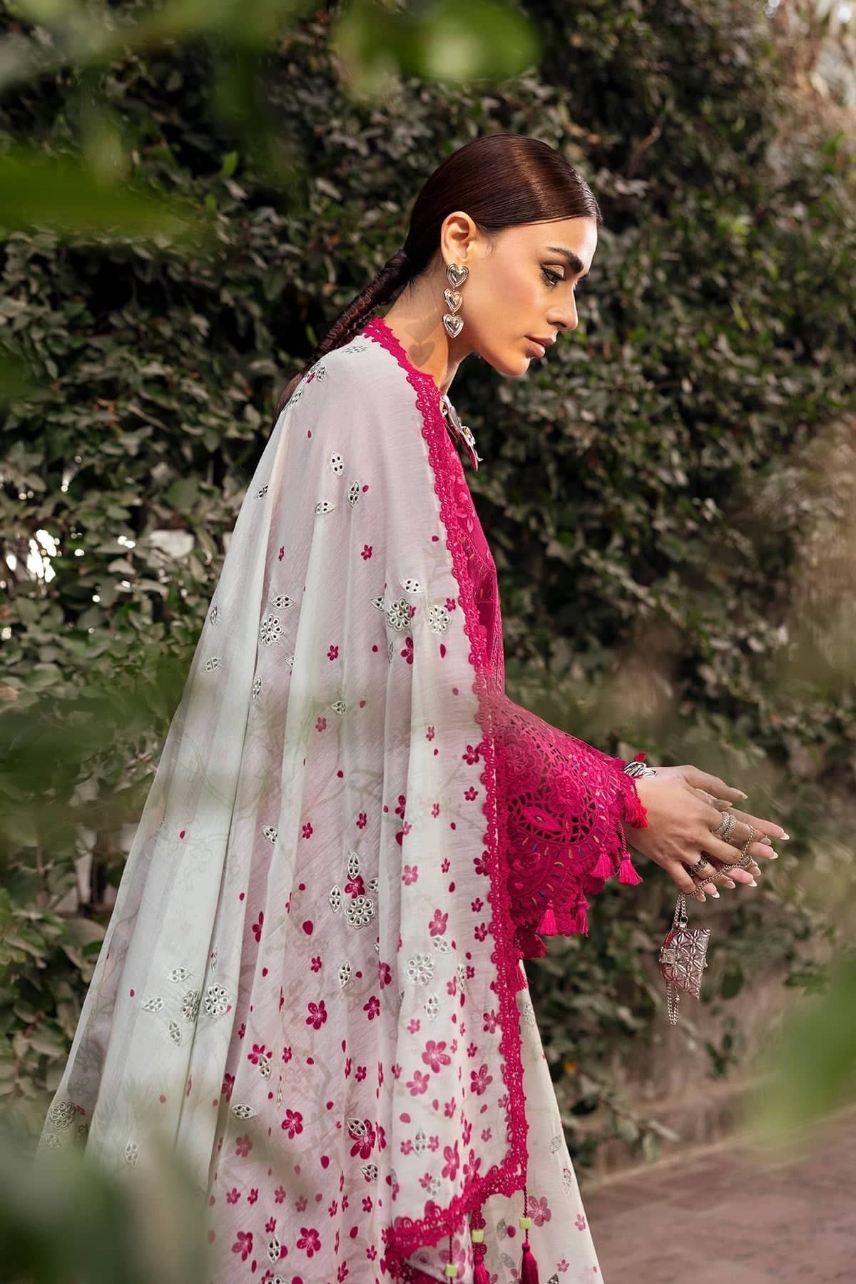 Jazmin Shahkaar Lawn/SL26-D04/Embroideried Dupatta