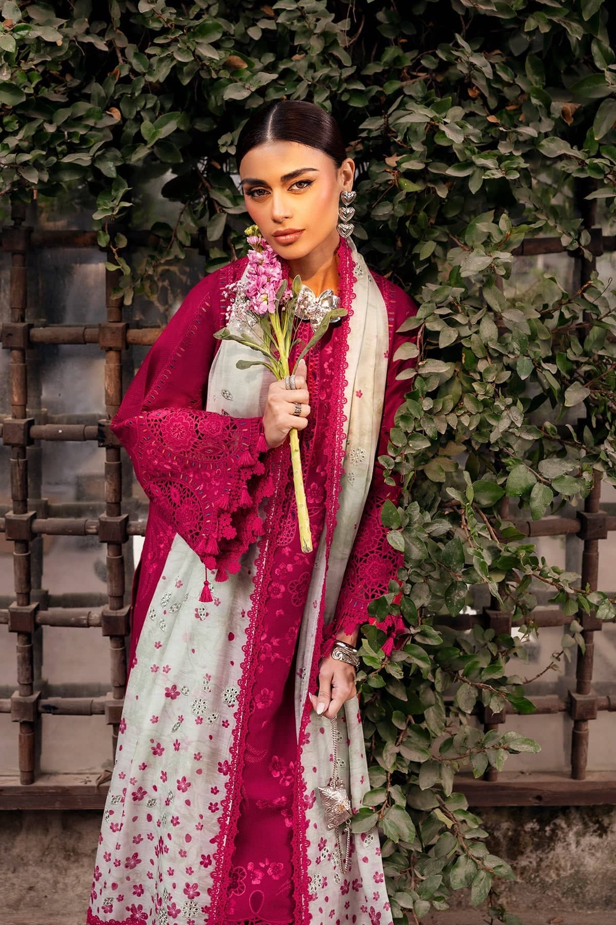 Jazmin Shahkaar Lawn/SL26-D04/Embroideried Dupatta