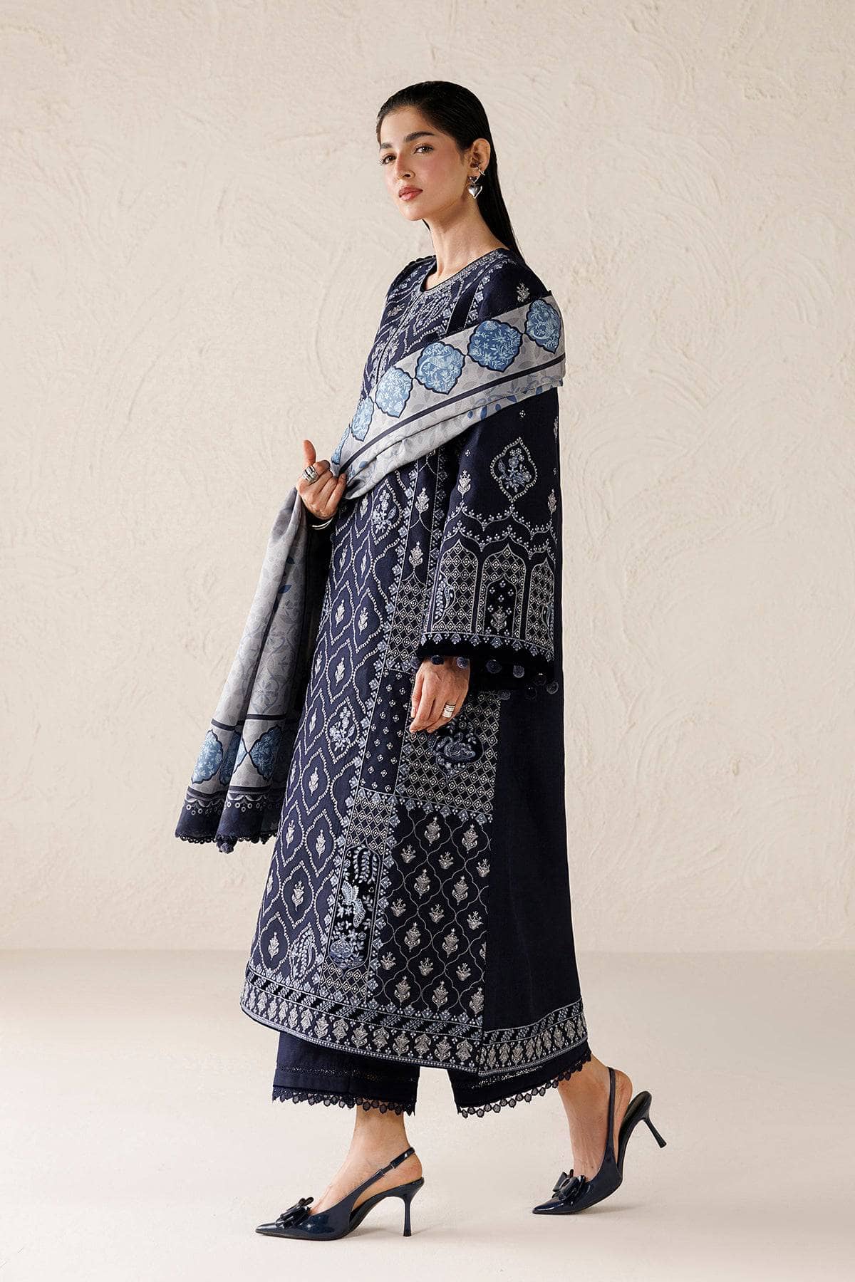 Jazmin Winter Luxury 26/Exclusive/EMBROIDERED PREMIUM KHADDAR UW-0251