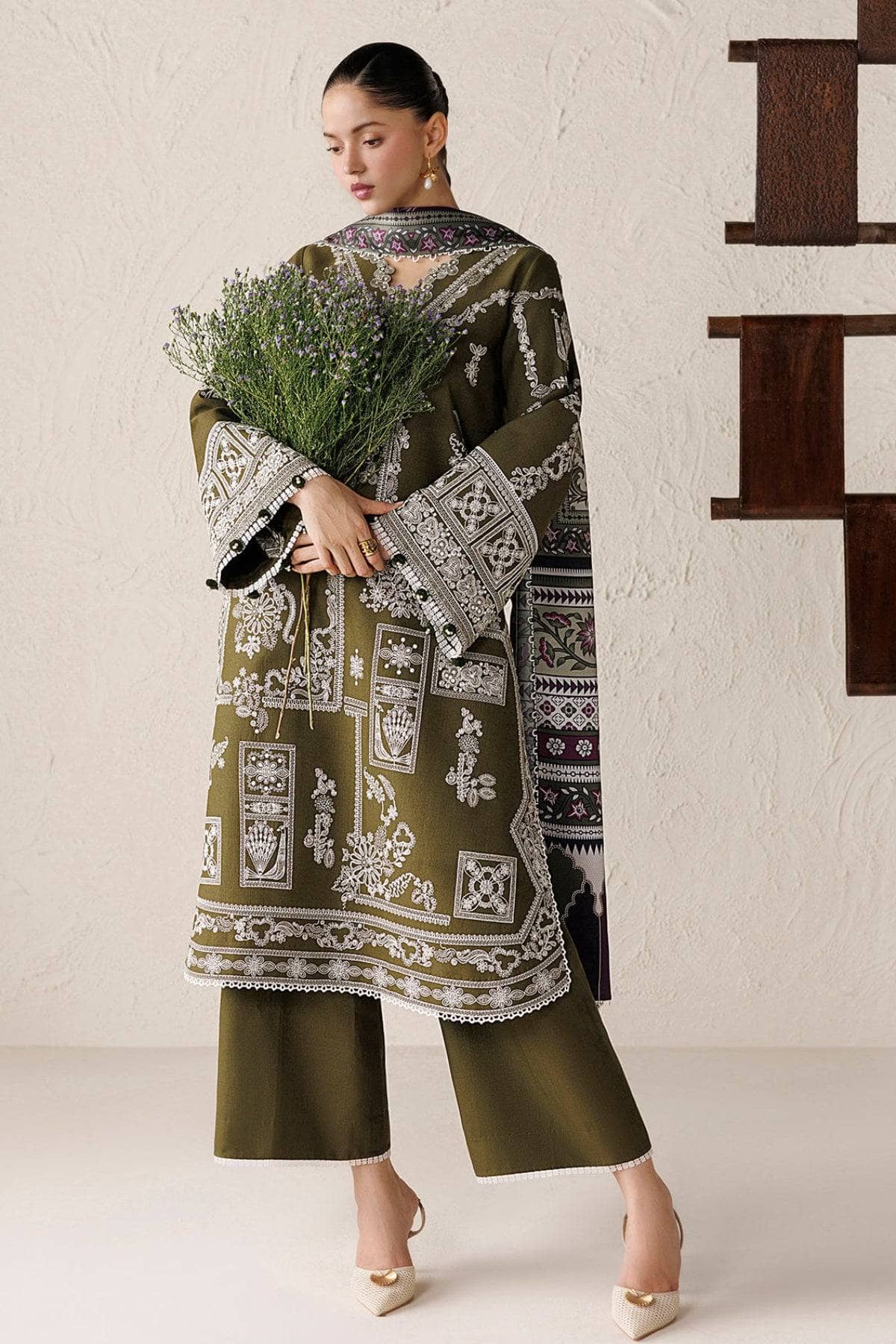 img_jazmin_winter_awwal_boutique