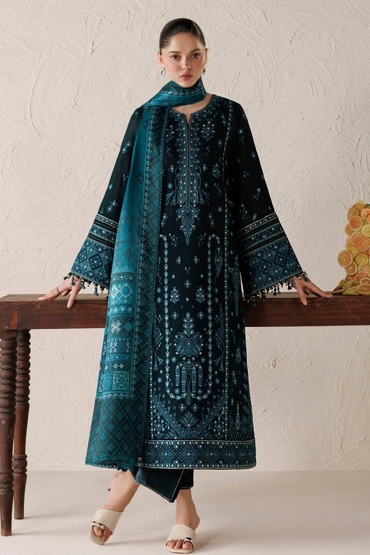 img_jazmin_winter_awwal_boutique