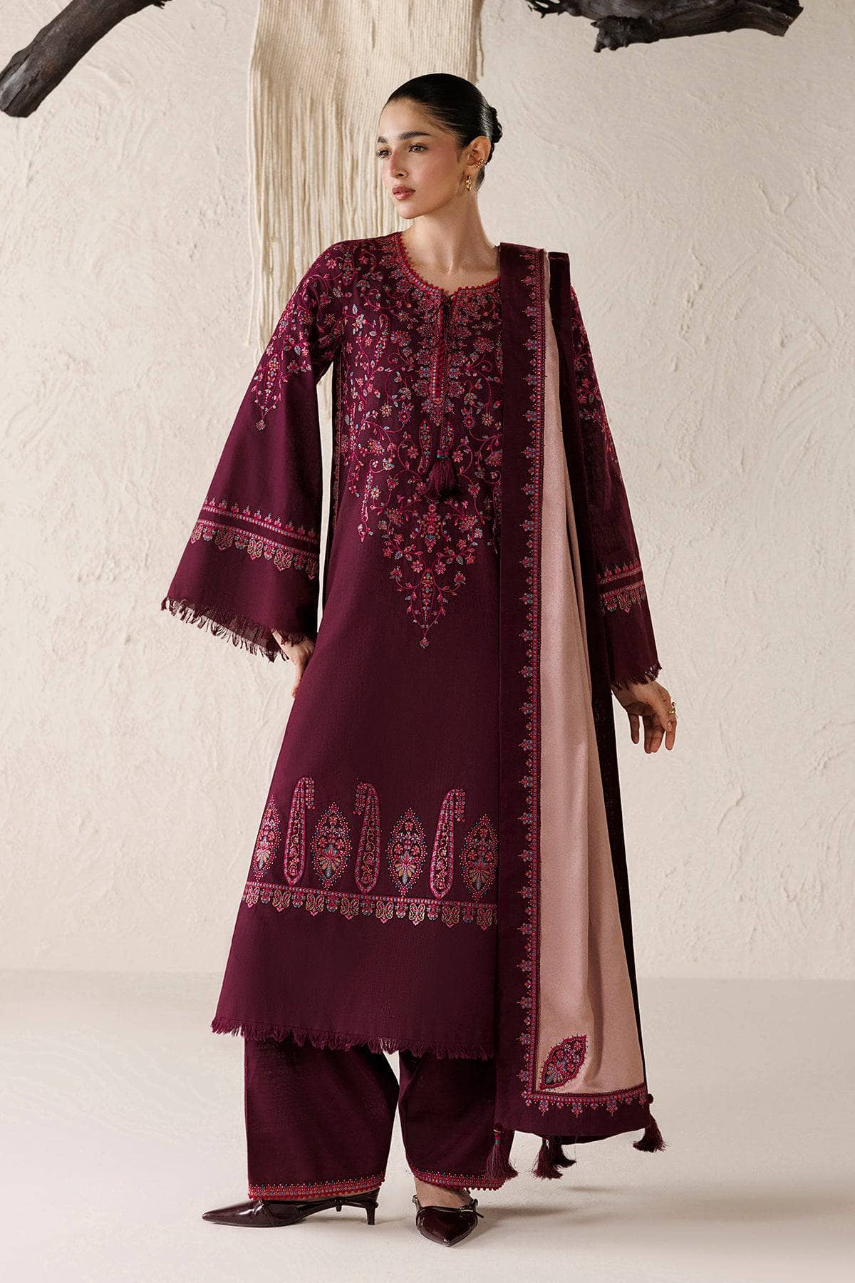 img_jazmin_winter_awwal_boutique