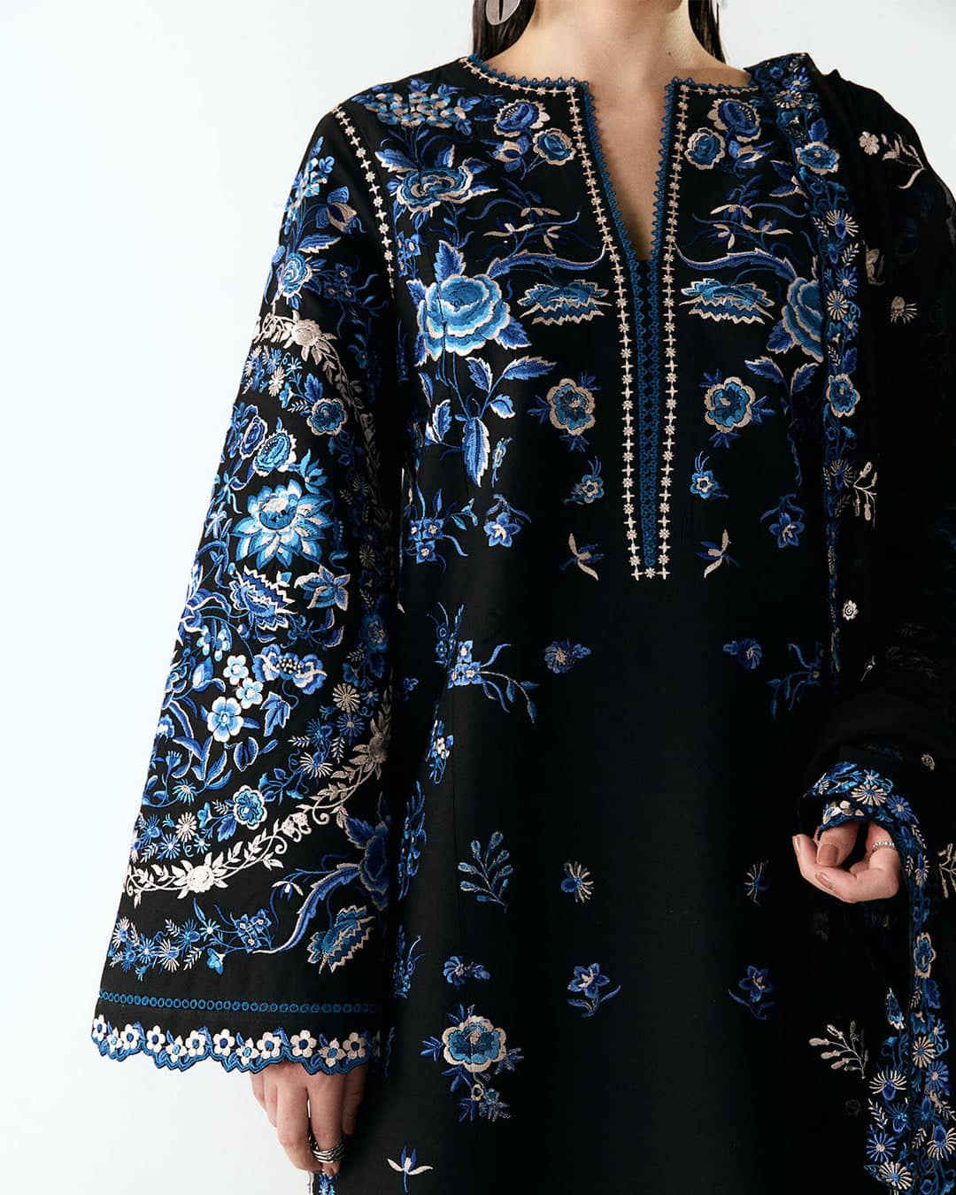 Hot🔥Seller/Jugnu Lahore Lawn/Vol 3/Ari/Black/Chiffon Embroideried Dupatta