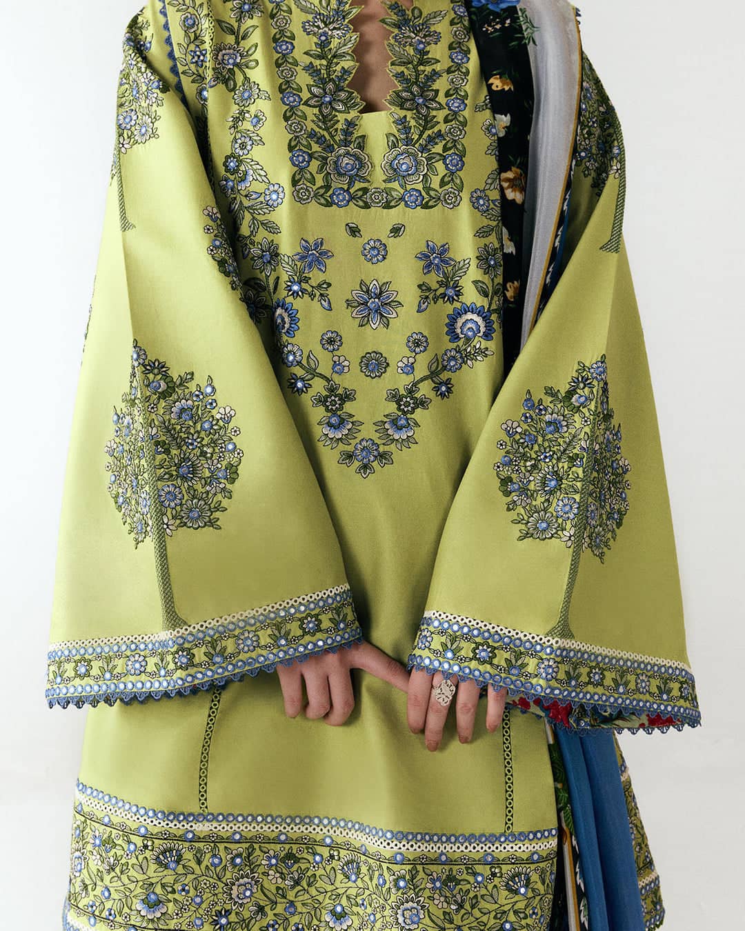 img_jugnu_lahore_vol3_awwal_boutique