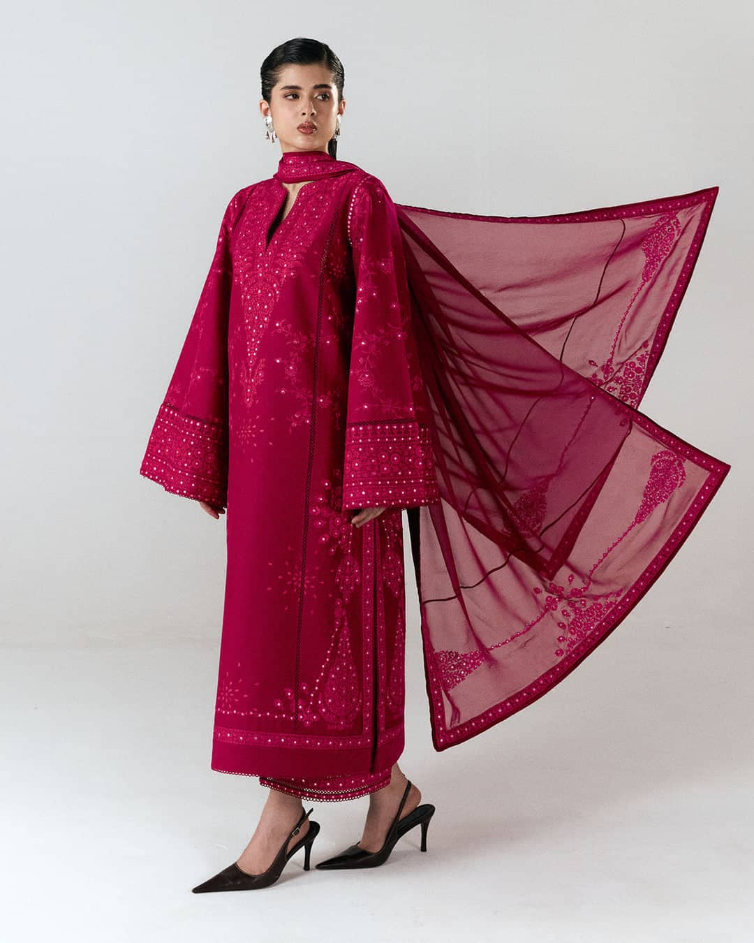 img_jugnu_lahore_lawn_vol3_awwal_boutique