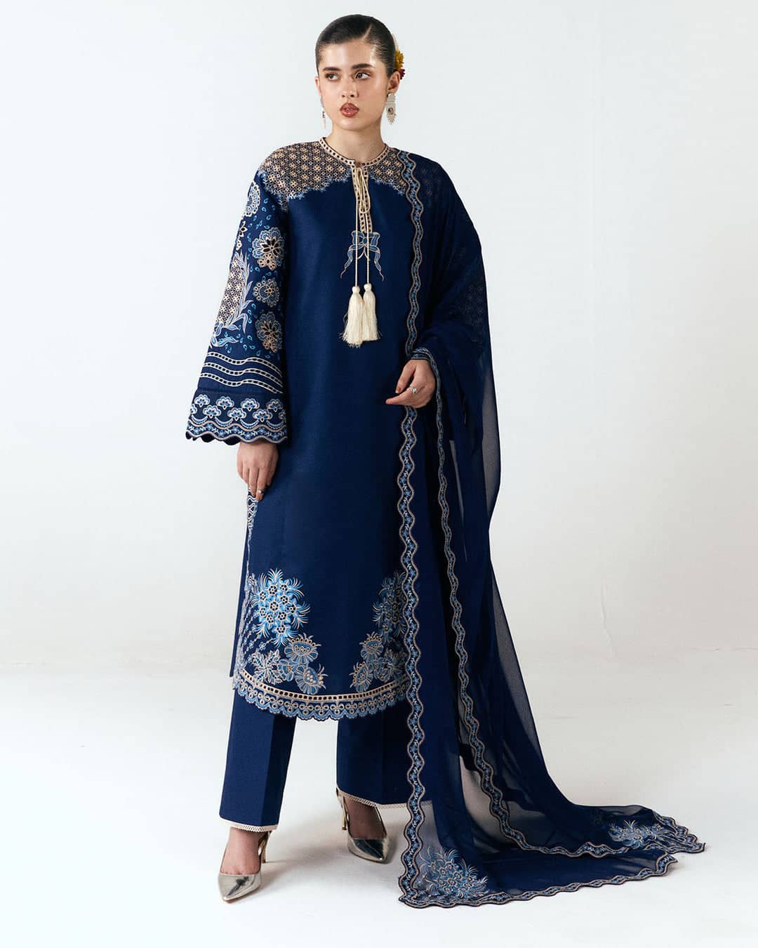 img_jugnu_lahore_vol3_awwal_boutique