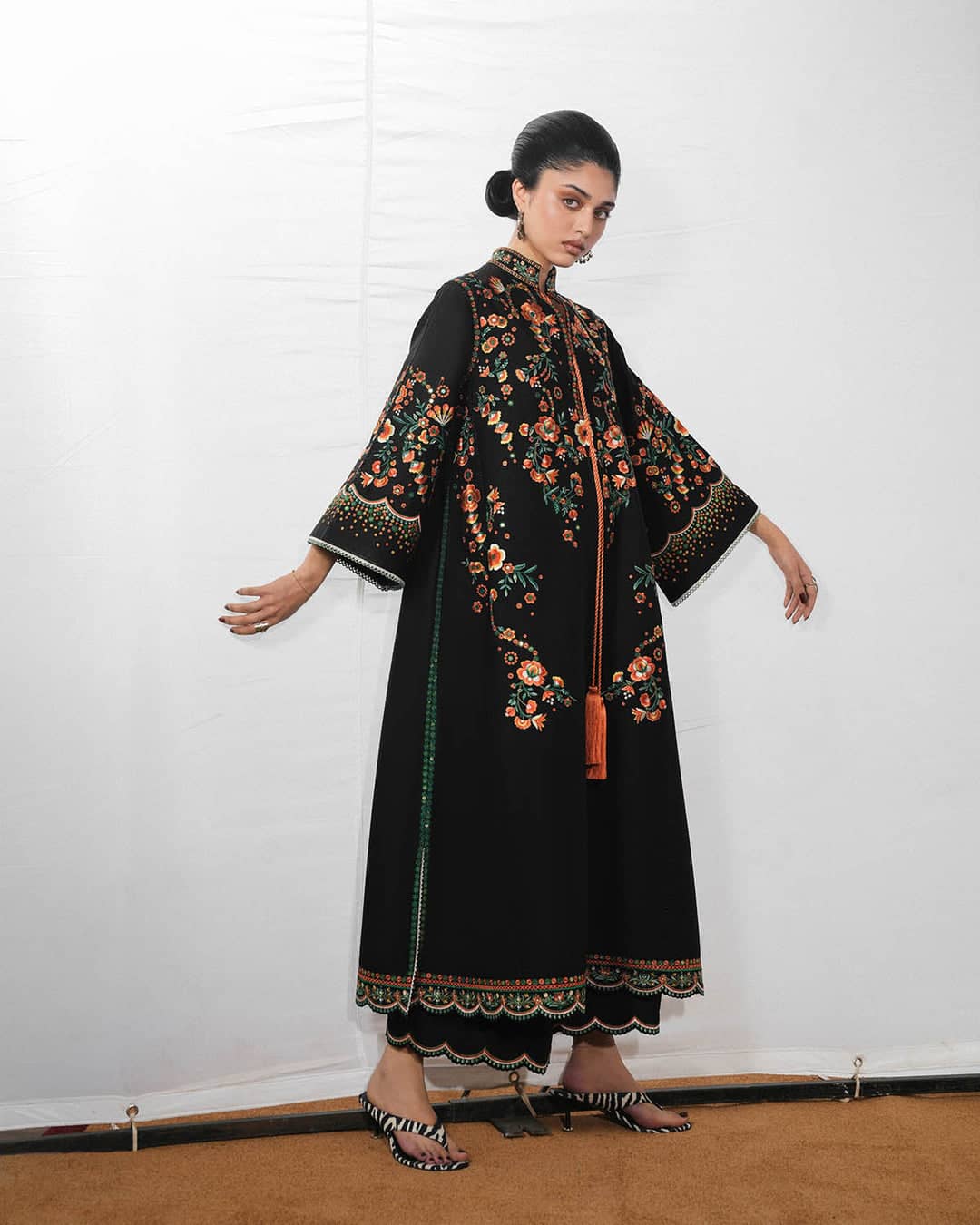 Jugnu Lahore Lawn/Bahri/Black