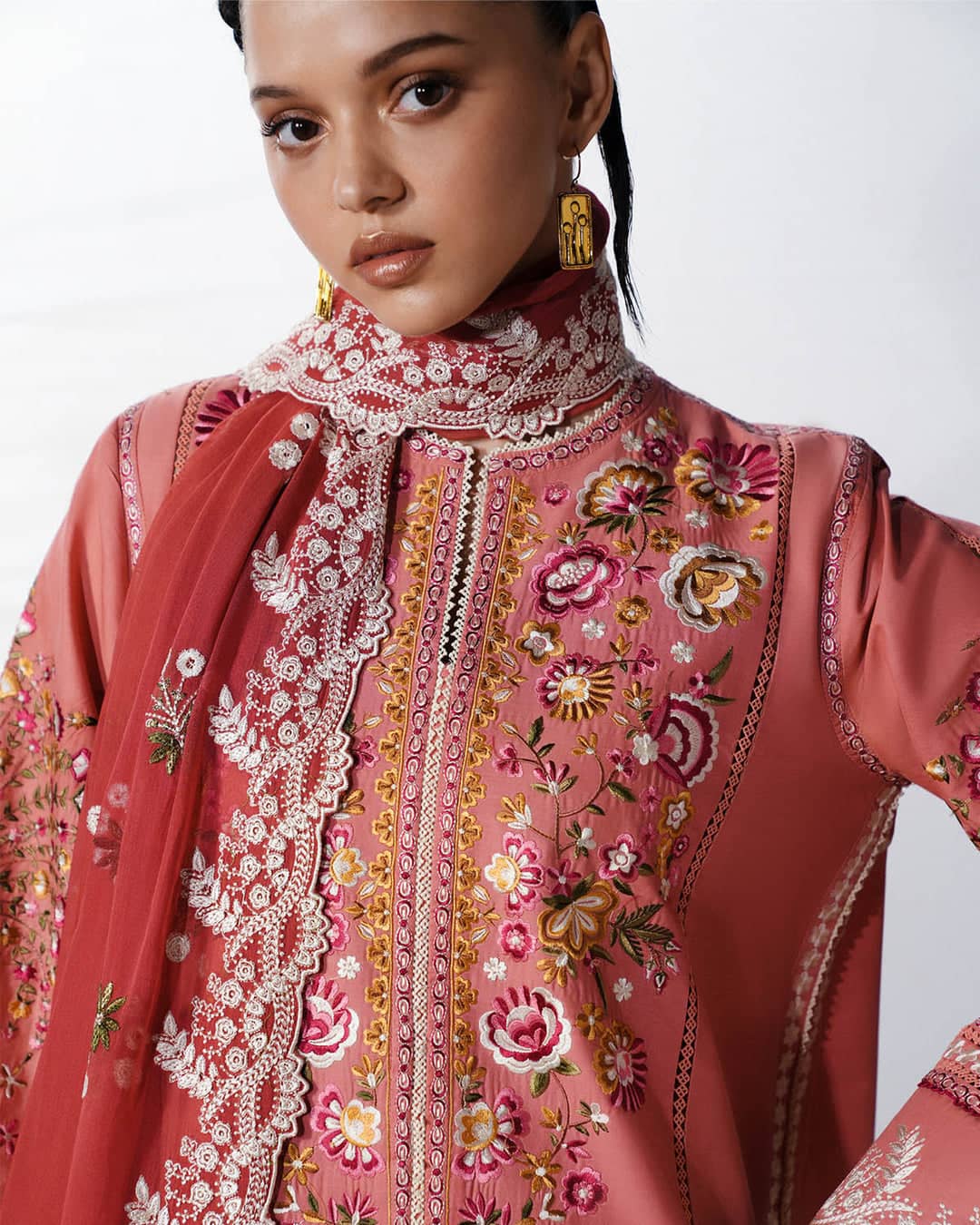 img_jugnu_lahore_lawn_awwal_boutique