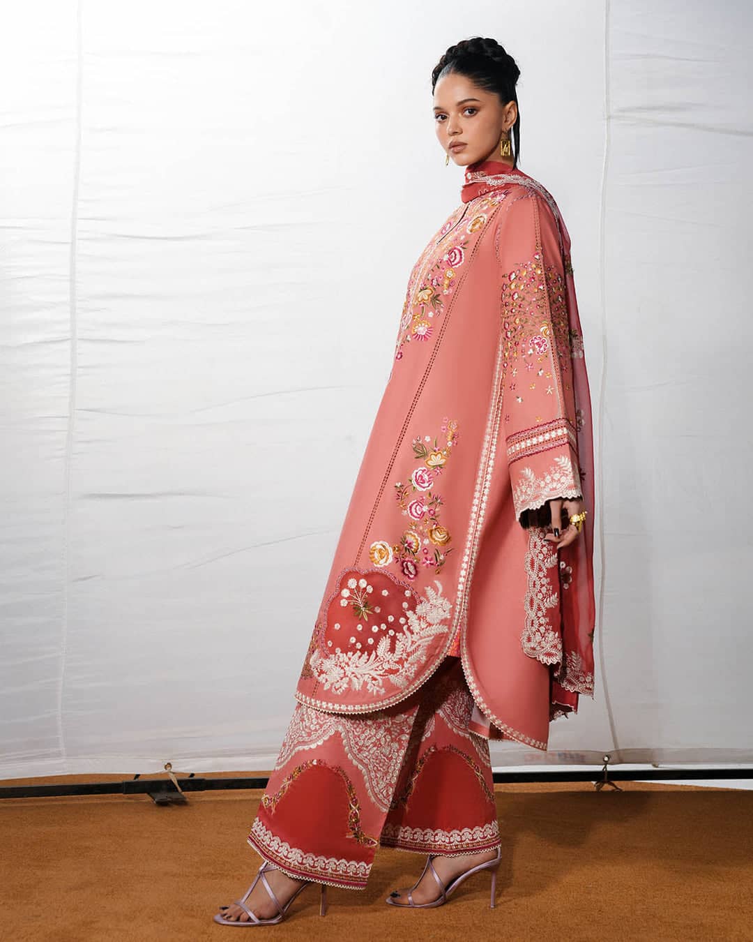 Jugnu Lahore Lawn/Dinaz/Pink