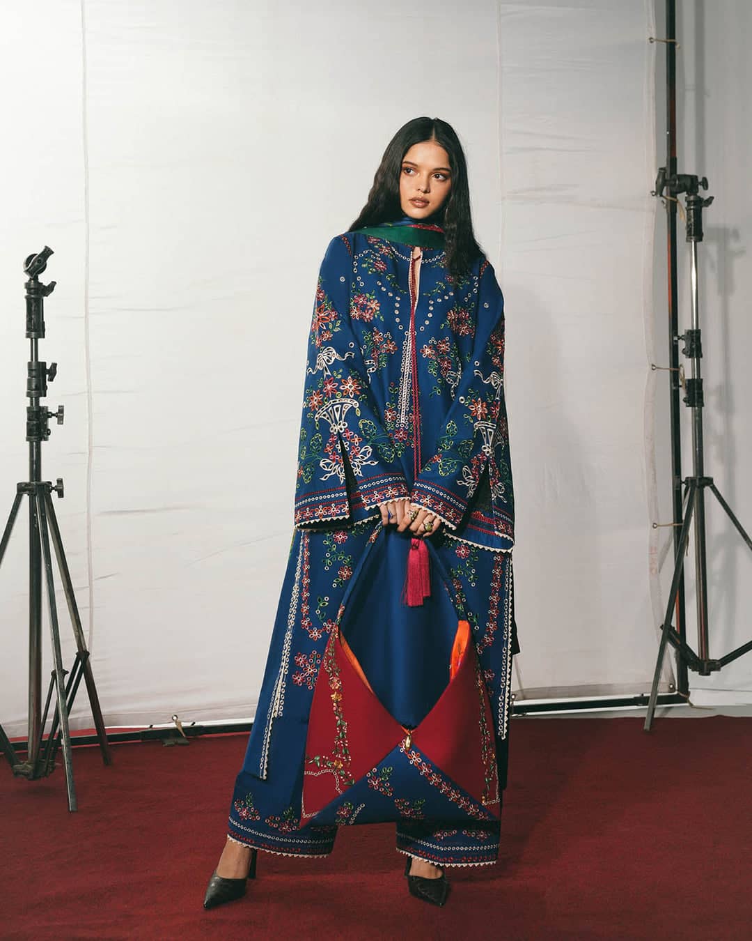 Jugnu Lahore Lawn/Peroz/Blue