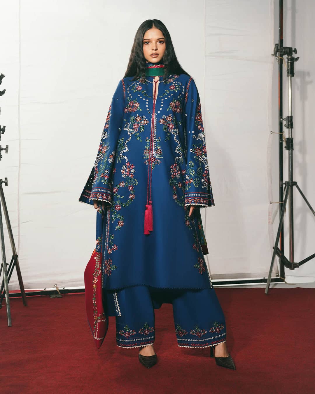 img_jugnu_lahore_lawn_awwal_boutique