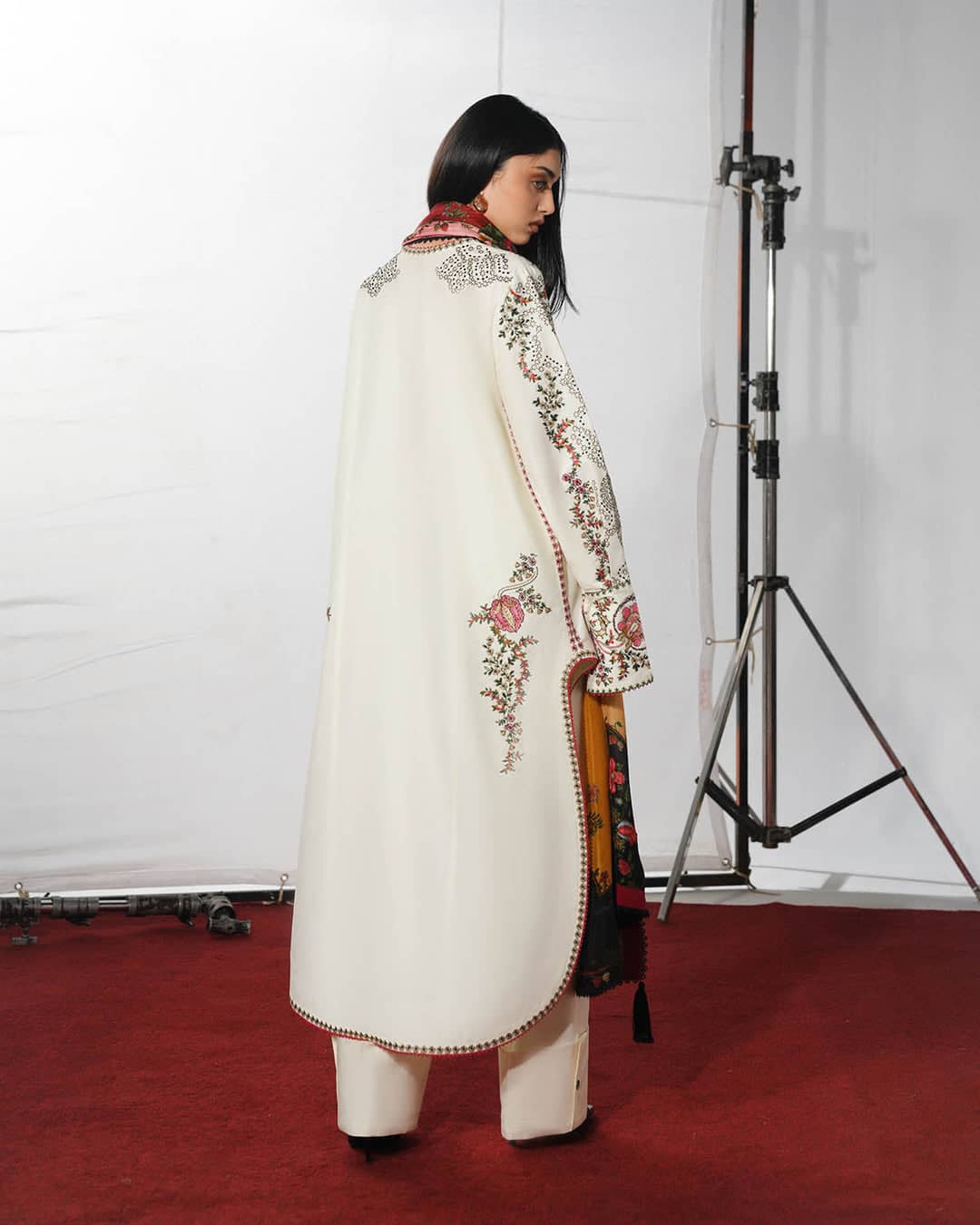 Jugnu Lahore Lawn/Rasti/Ivory