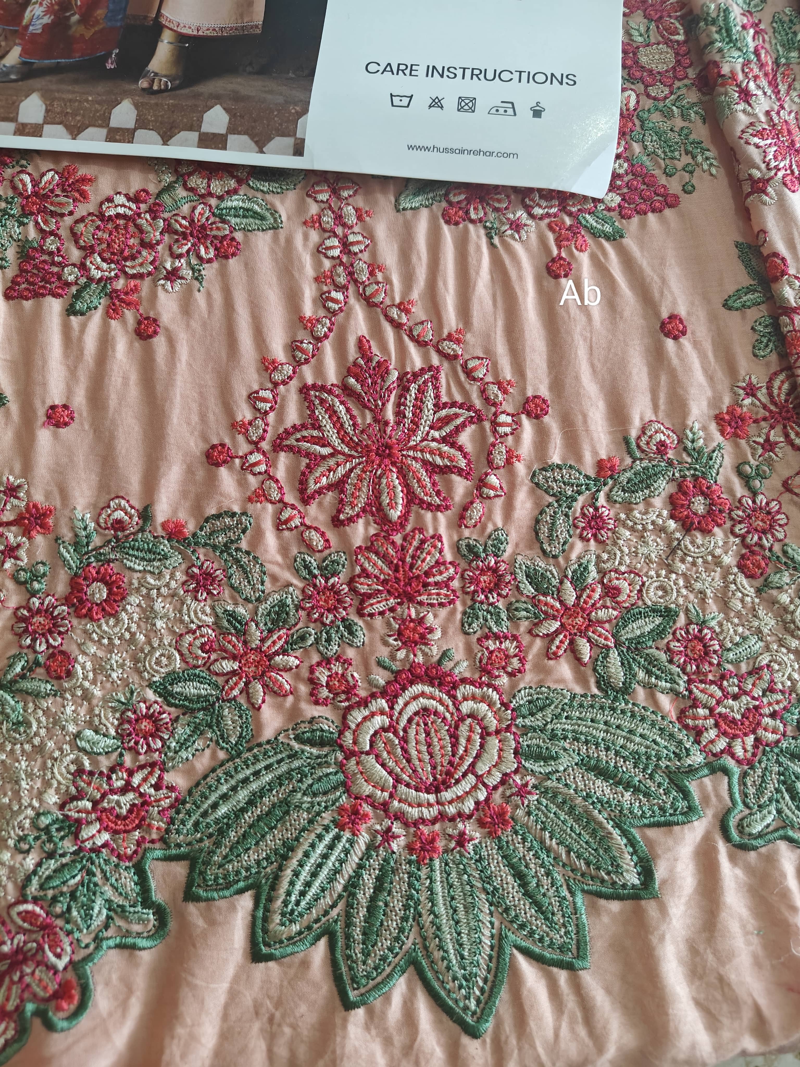 Hot🔥Seller/Open Pic/Jugnu Lahore Lawn/Zerah/Peach