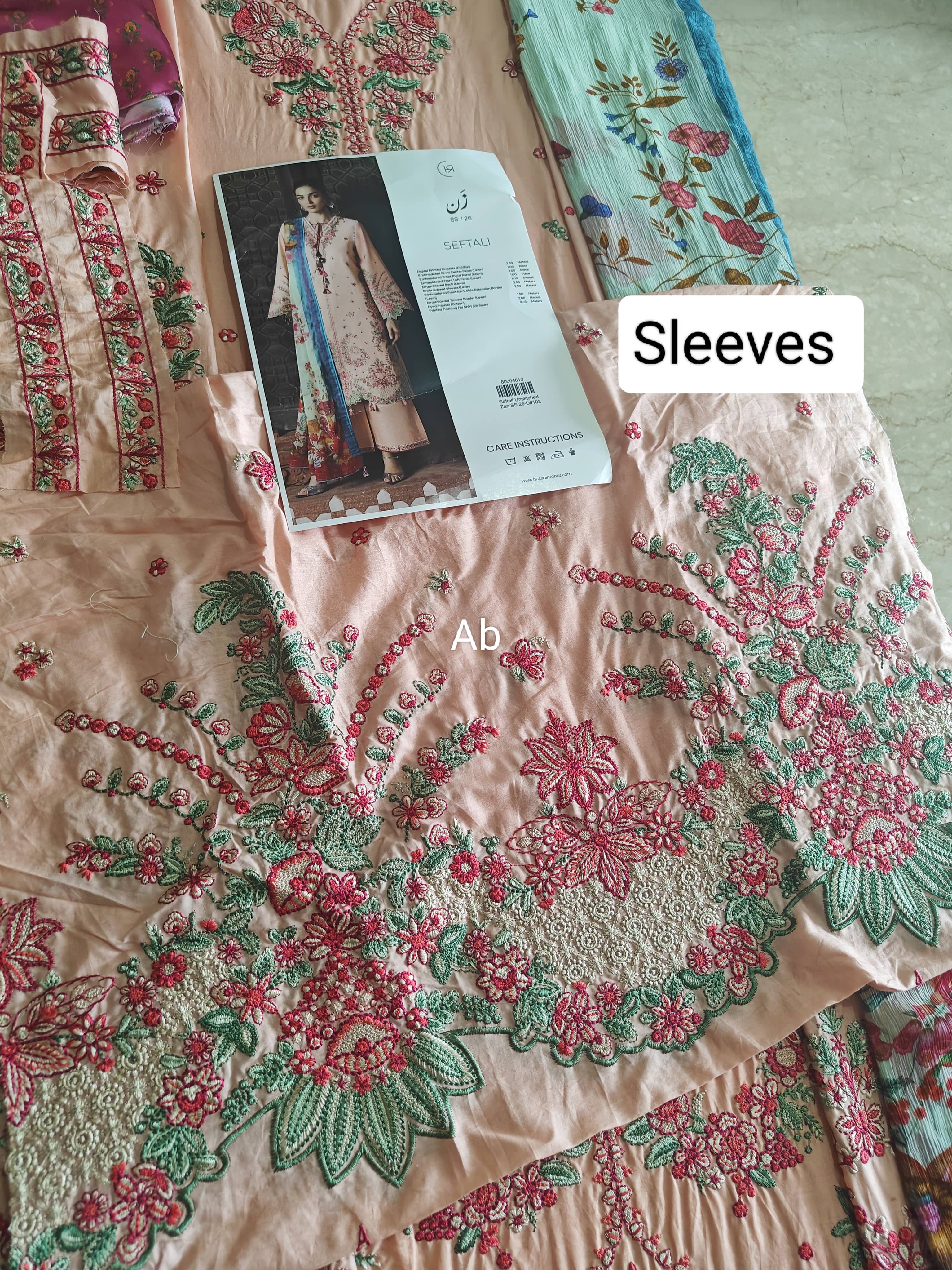 Hot🔥Seller/Open Pic/Jugnu Lahore Lawn/Zerah/Peach
