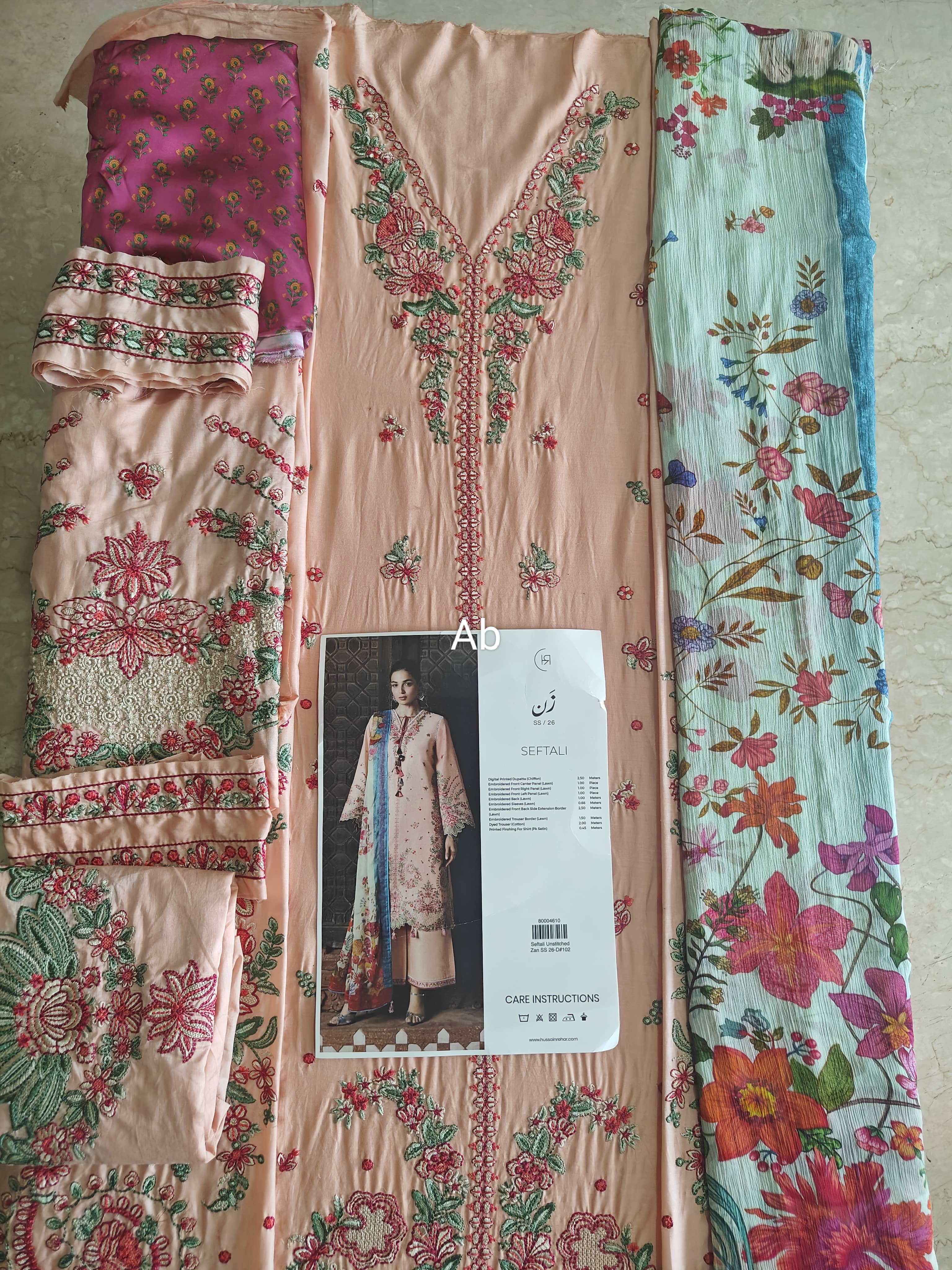 Hot🔥Seller/Open Pic/Jugnu Lahore Lawn/Zerah/Peach