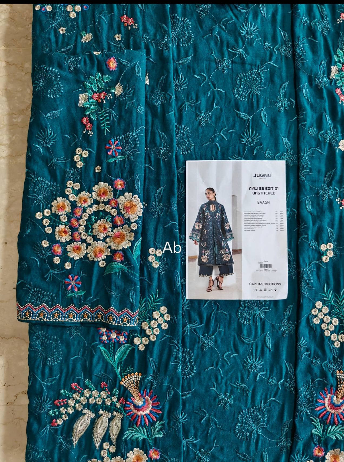 img_jugnu_lahore_winter_awwal_boutique