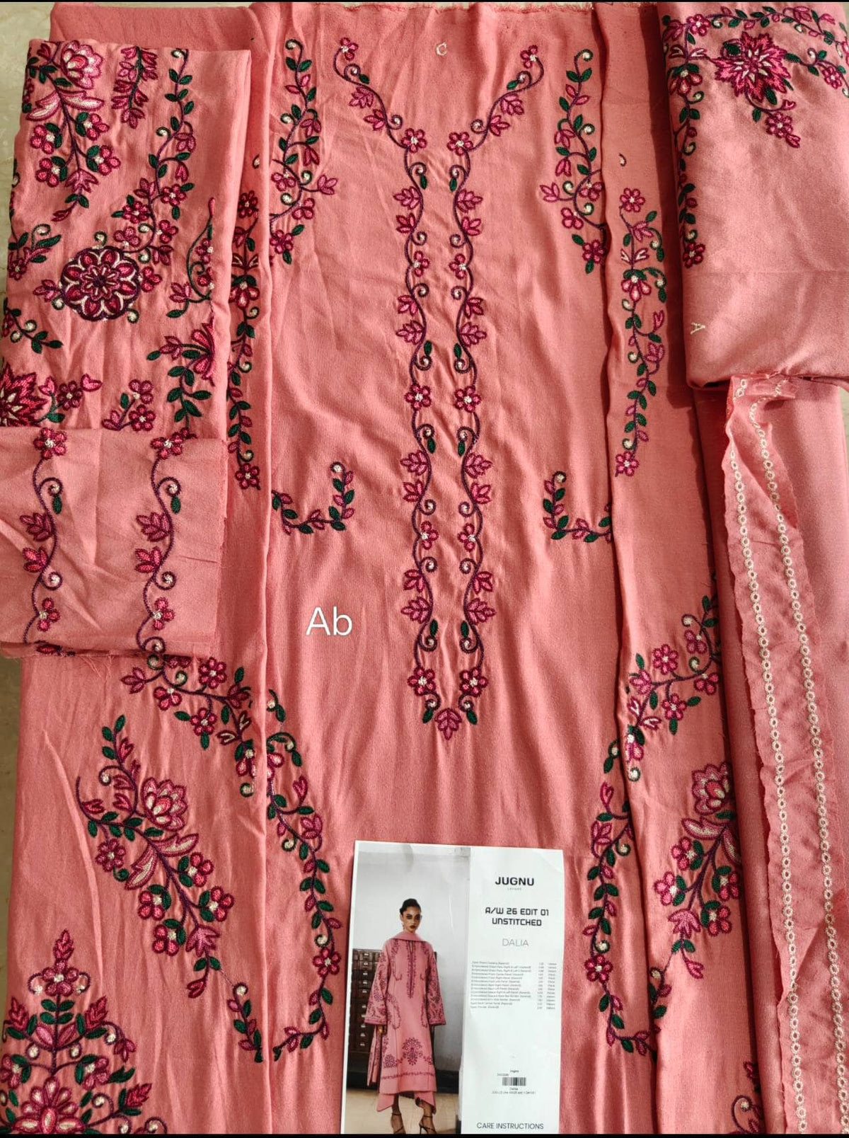 img_jugnu_lahore_winter_awwal_boutique