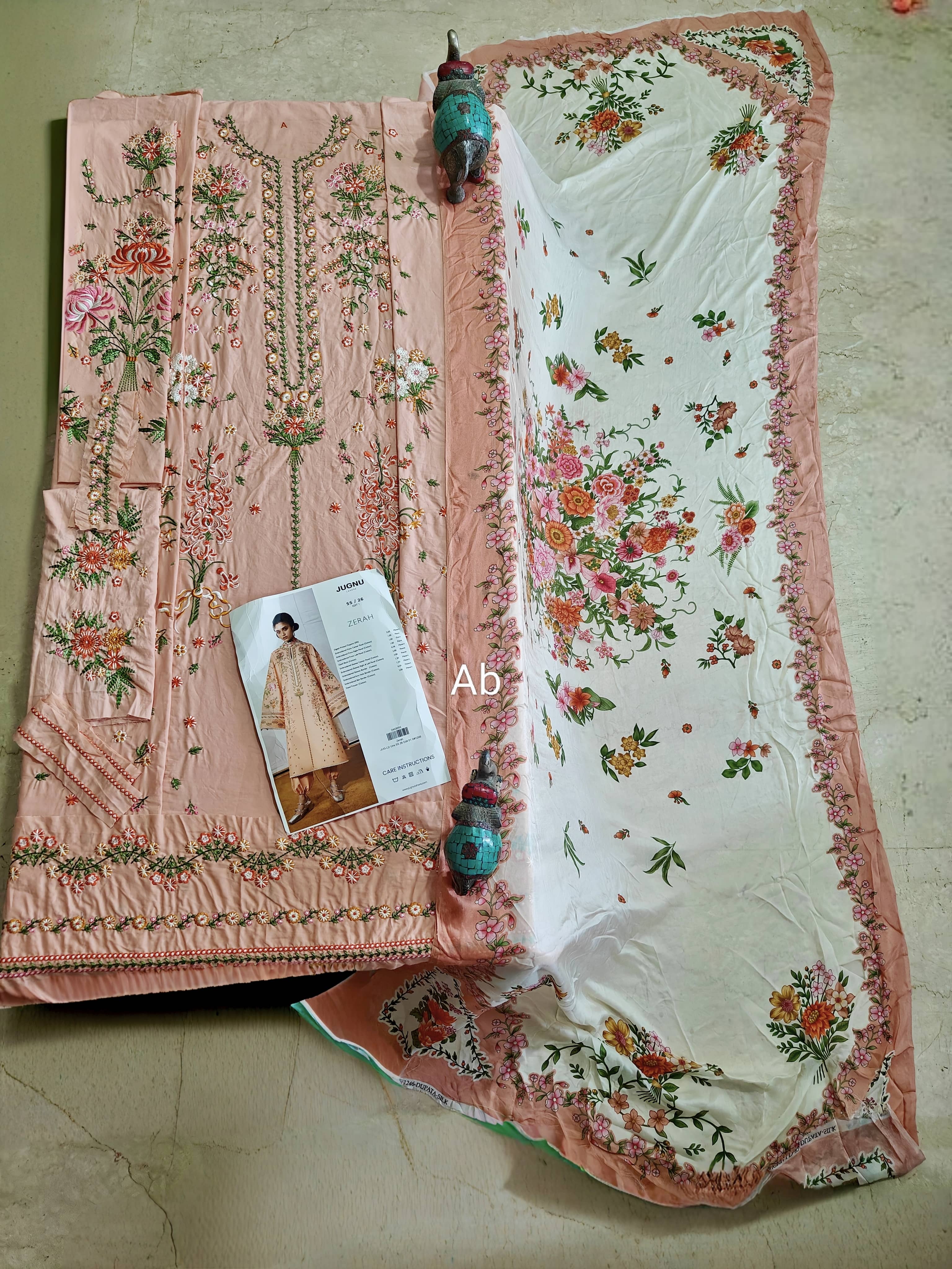 img_jugnu_lahore_lawn_awwal_boutique