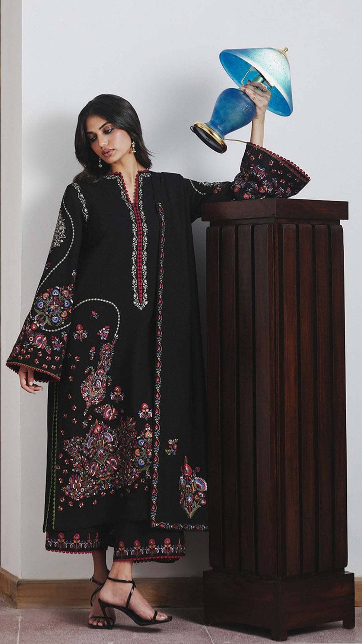img_jugnu_lahore_karandi_awwal_boutique