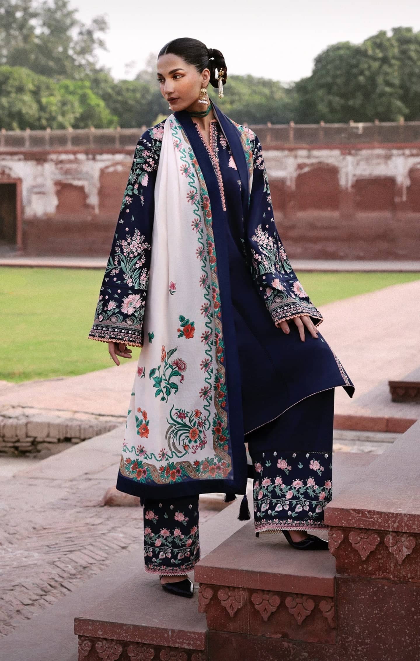 Jugnu Lahore winter Collection Restocked/Jugnu Lahore/Khaddar/Navi/Navy Blue
