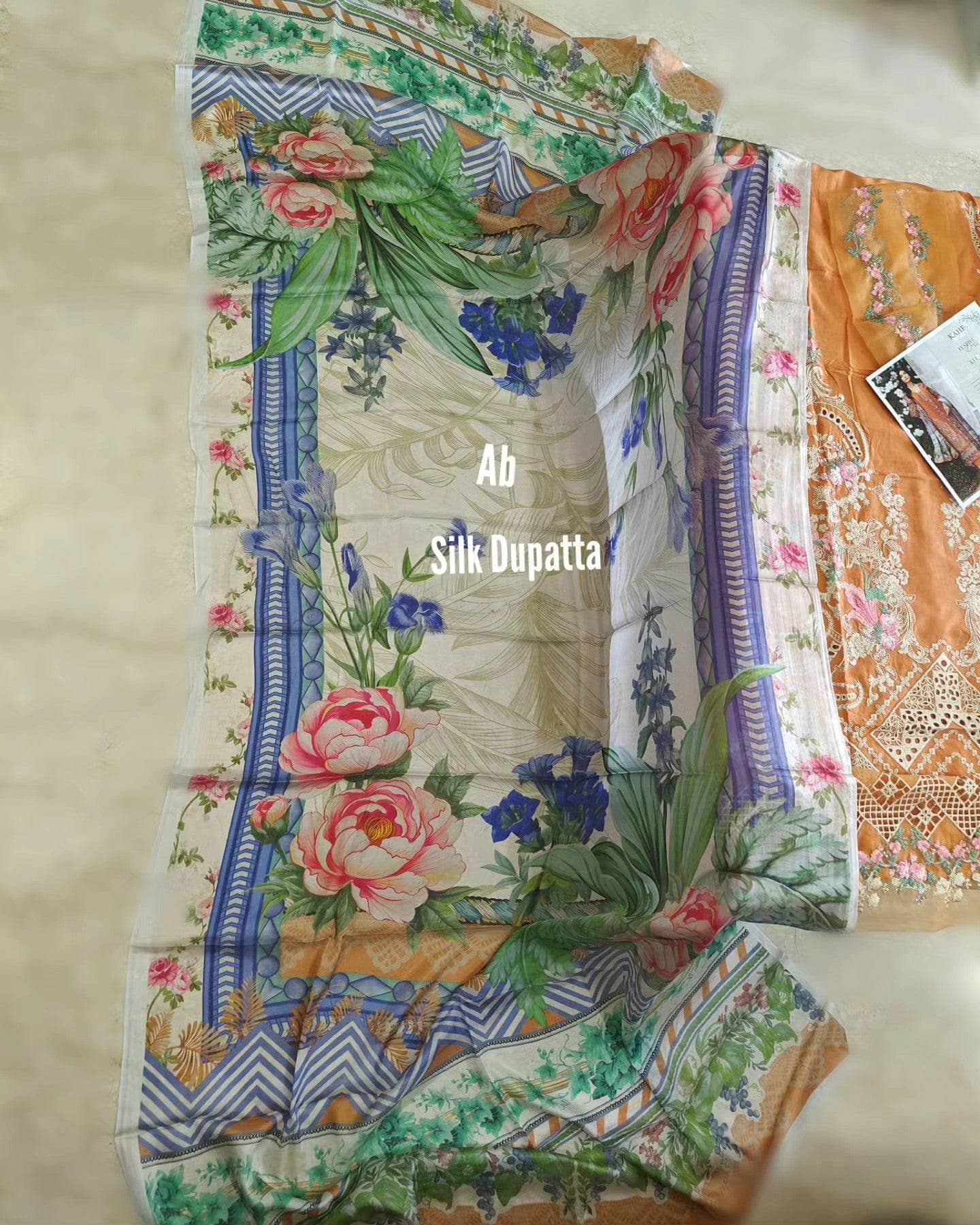 img_kahf_premium_lawn_24_awwal_boutique