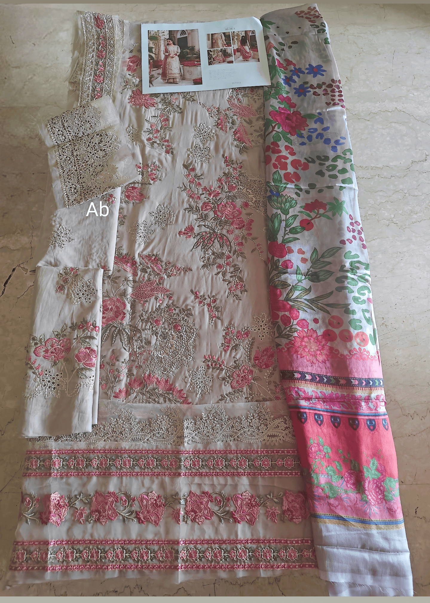 img_open_pic_kahf_lawn_awwal_boutique