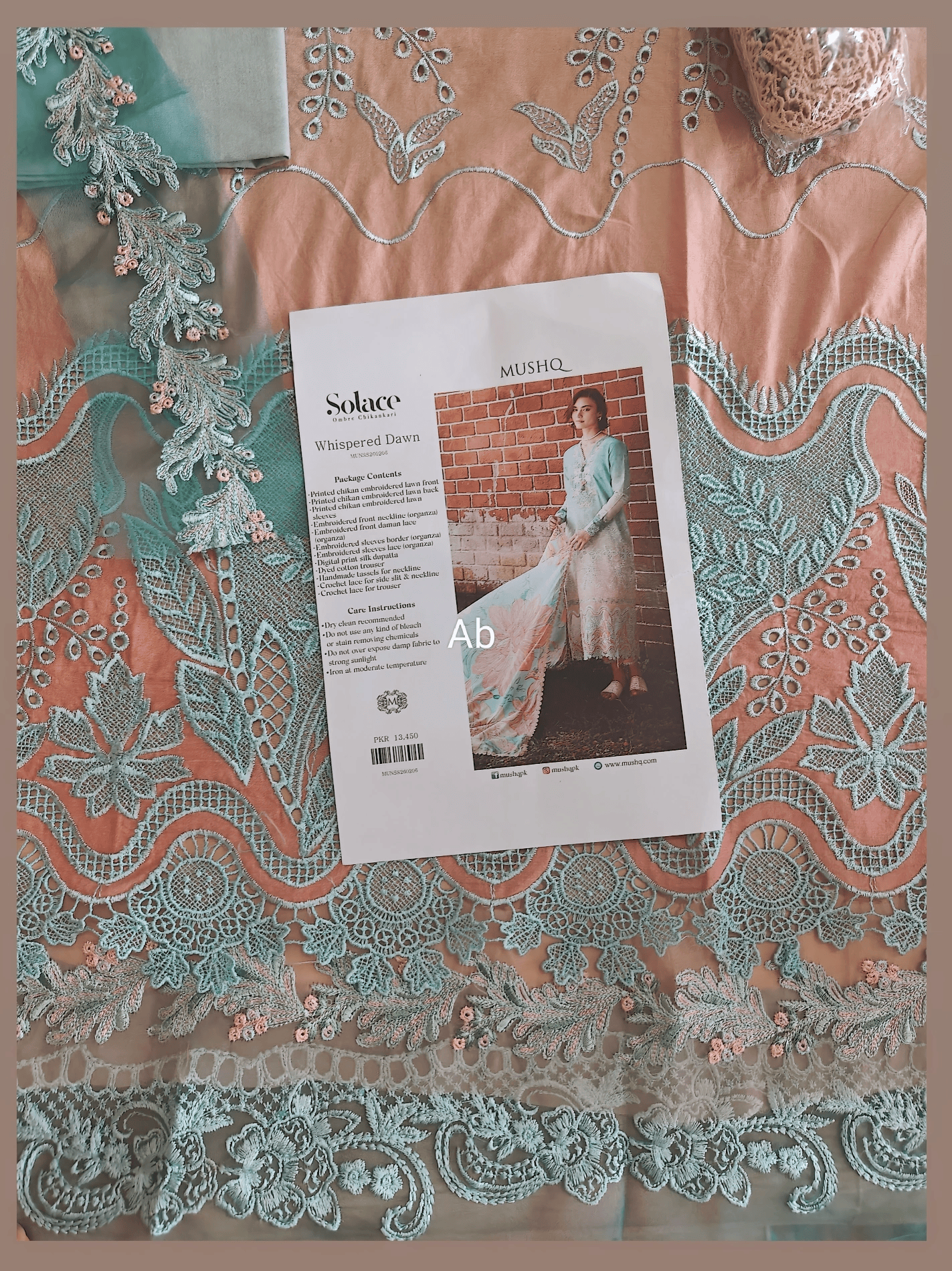 Open Pic/Mushq Solace Luxury 26/Whispered Dawn/Blue & Pink