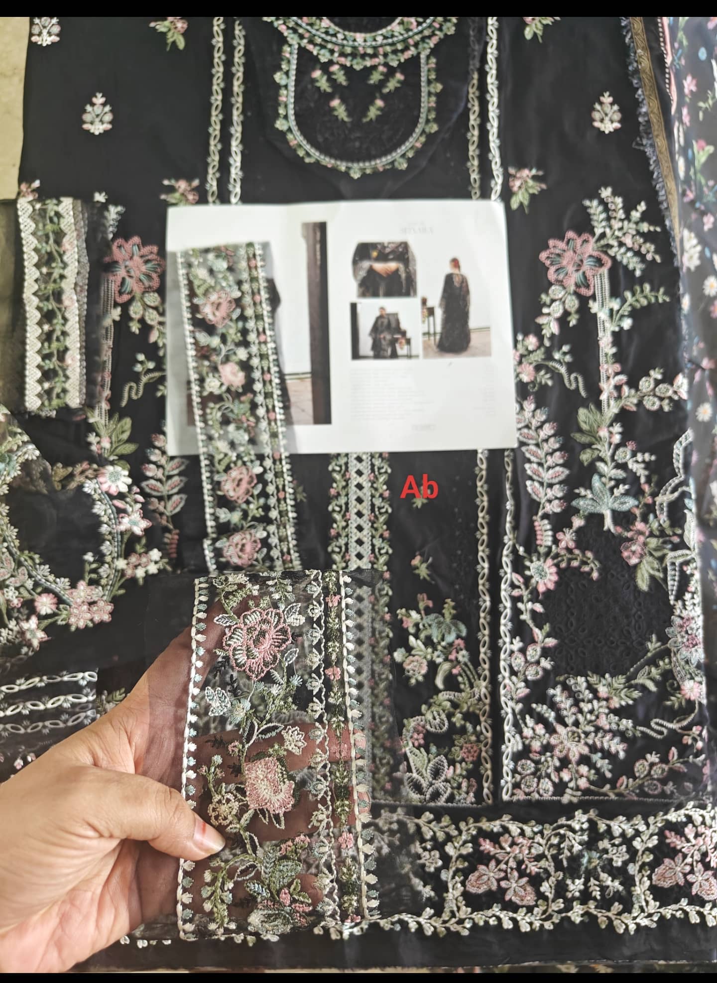 Sale‼️Open Pic/Kahf Premium Lawn 26/KLB-3B SIYAARA