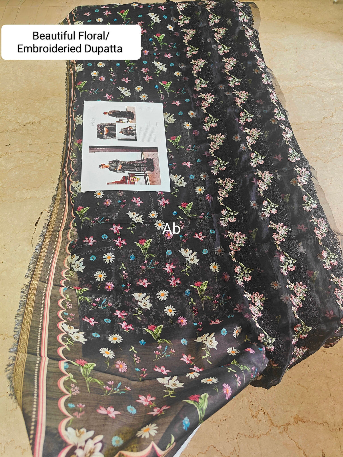 Sale‼️Open Pic/Kahf Premium Lawn 26/KLB-3B SIYAARA