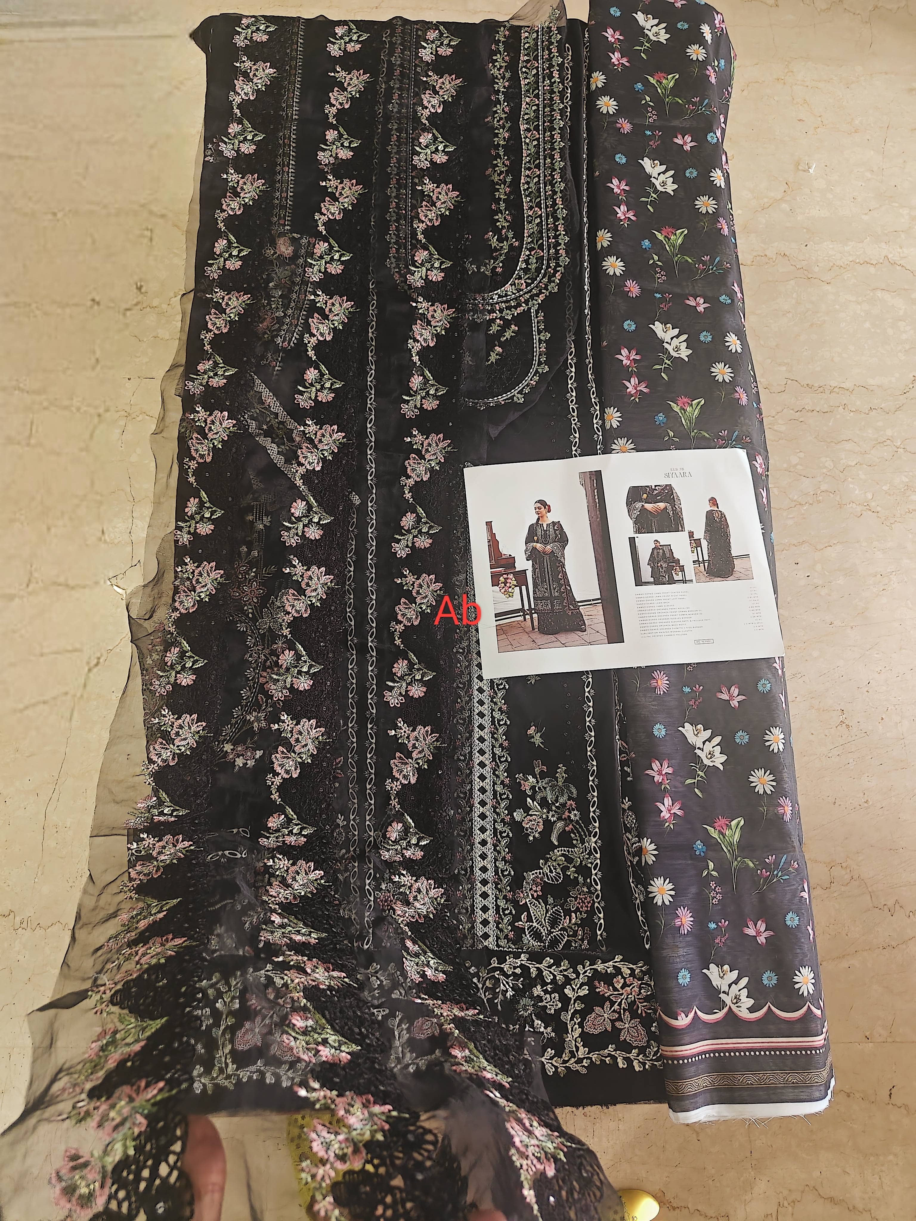 Sale‼️Open Pic/Kahf Premium Lawn 26/KLB-3B SIYAARA