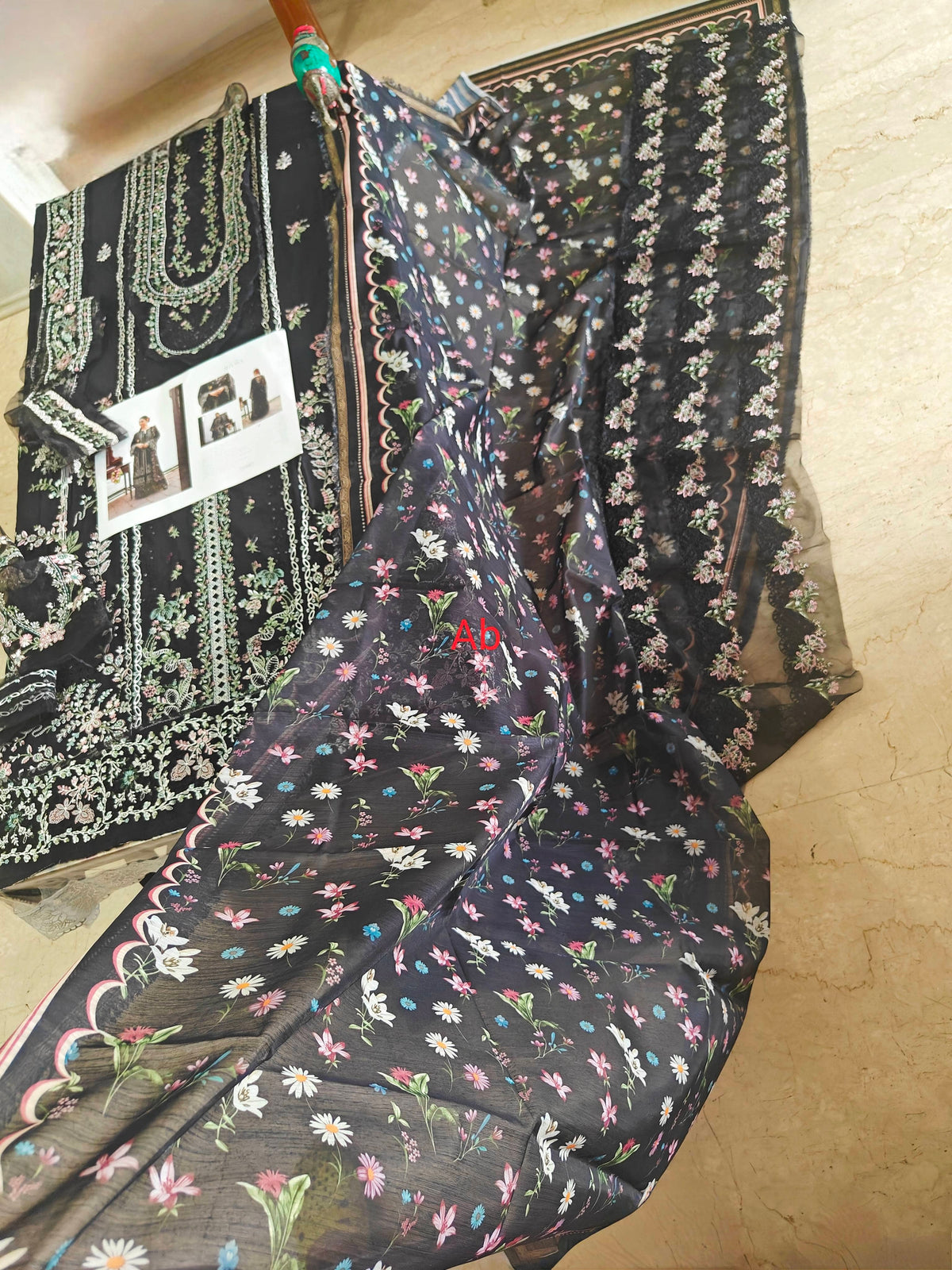 Sale‼️Open Pic/Kahf Premium Lawn 26/KLB-3B SIYAARA