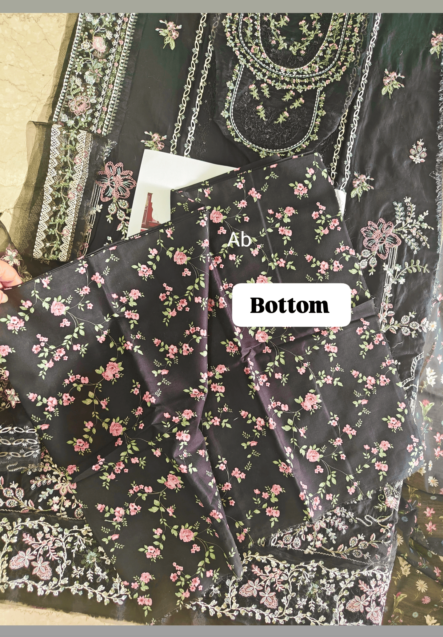 Sale‼️Open Pic/Kahf Premium Lawn 26/KLB-3B SIYAARA