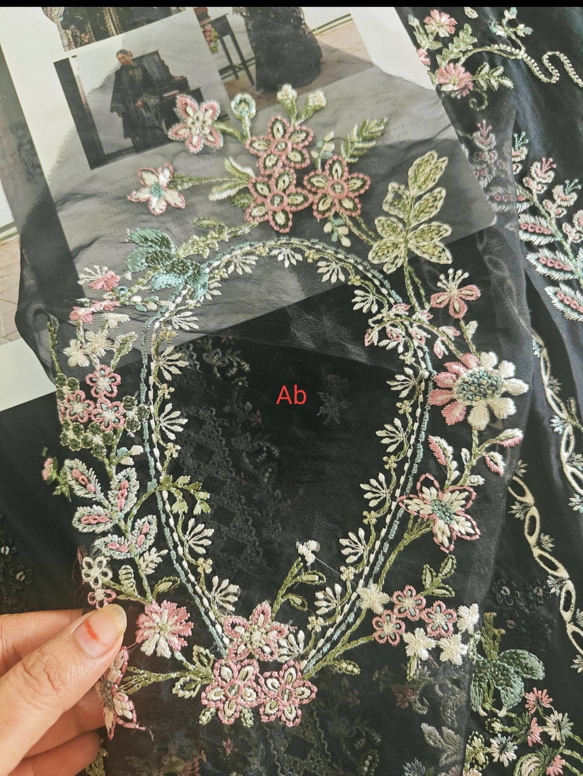Sale‼️Open Pic/Kahf Premium Lawn 26/KLB-3B SIYAARA