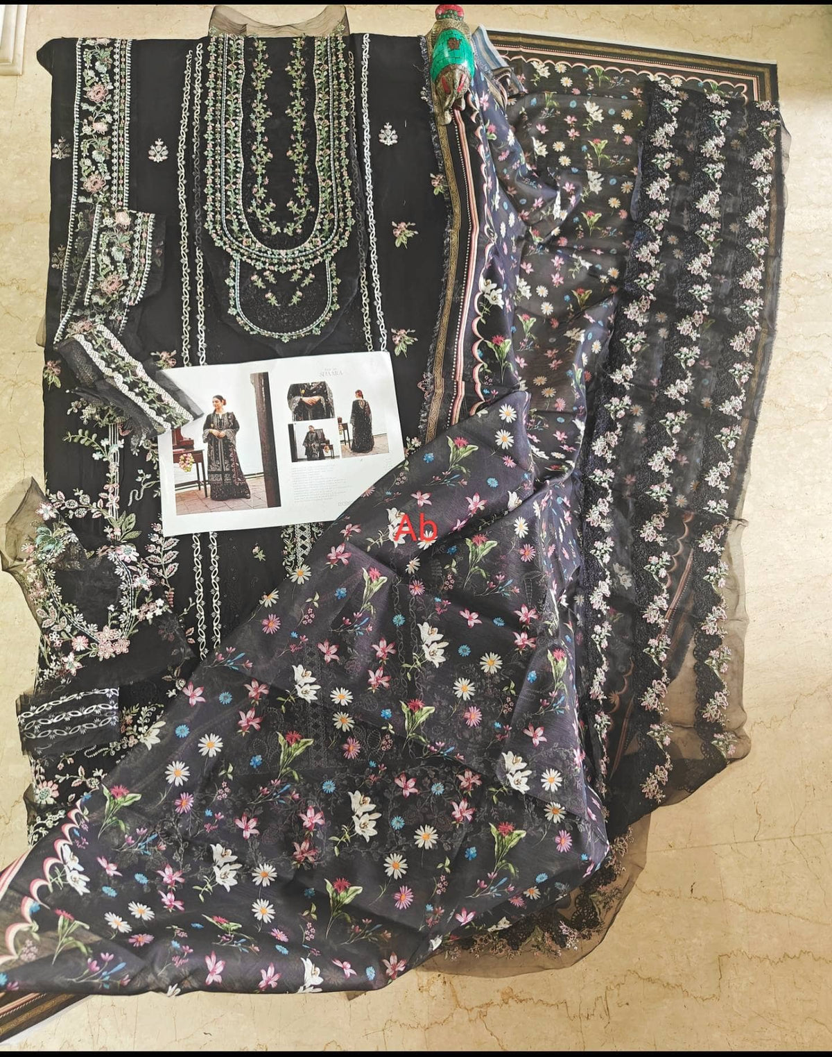 Sale‼️Open Pic/Kahf Premium Lawn 26/KLB-3B SIYAARA
