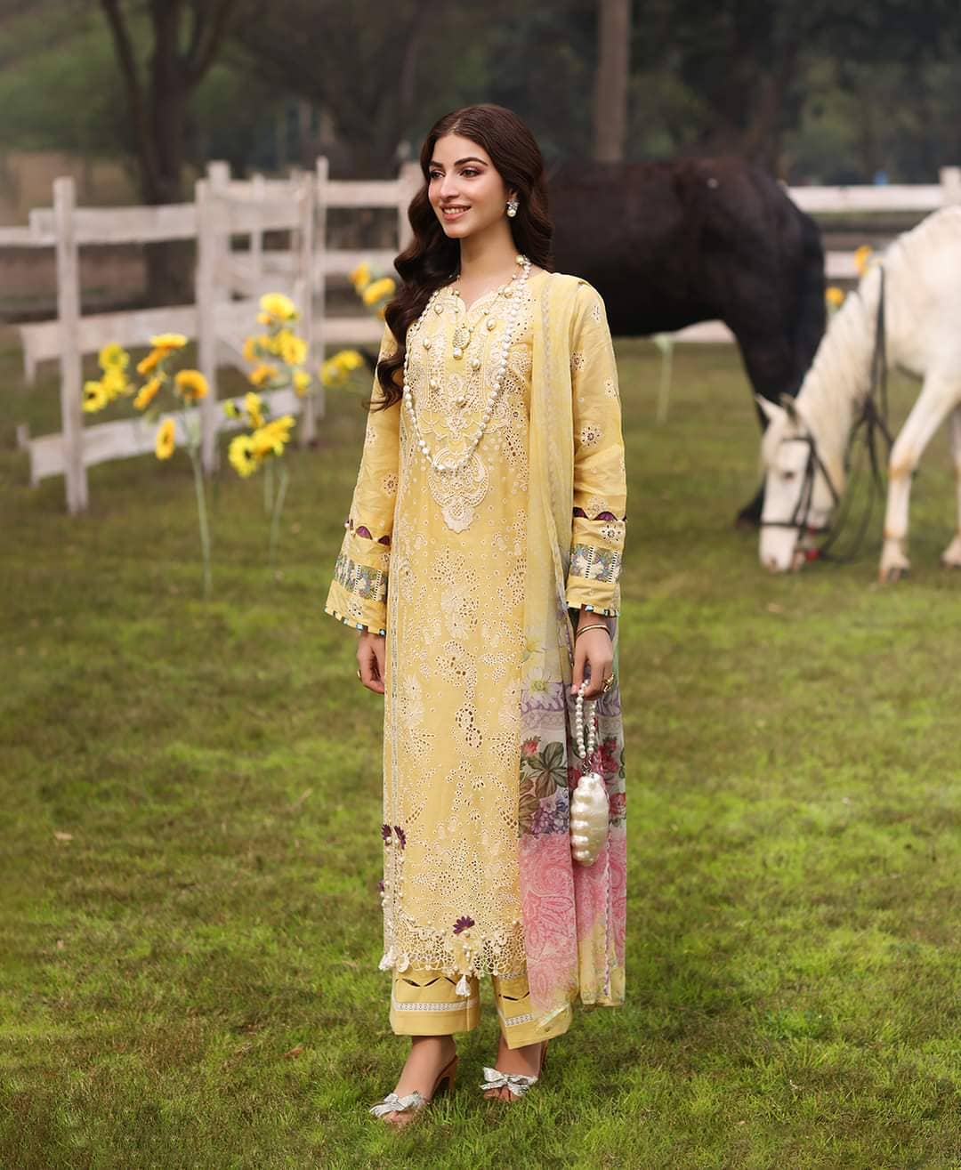 img_kahf_premium_lawn_awwal_boutique