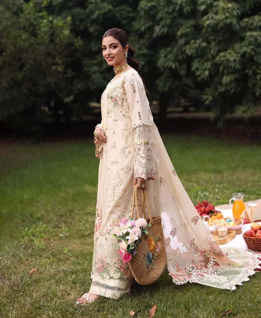 img_kahf_premium_lawn_awwal_boutique