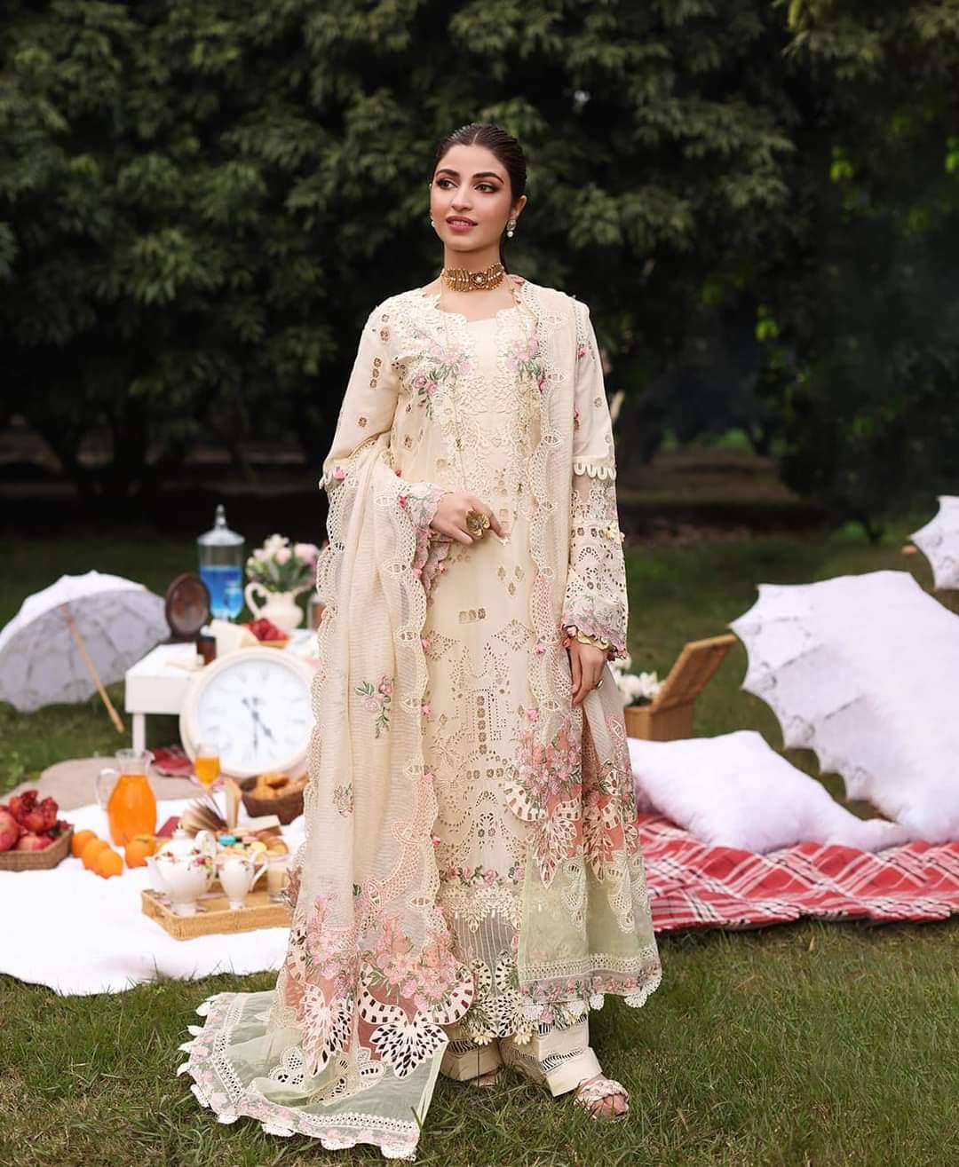 img_kahf_premium_lawn_awwal_boutique