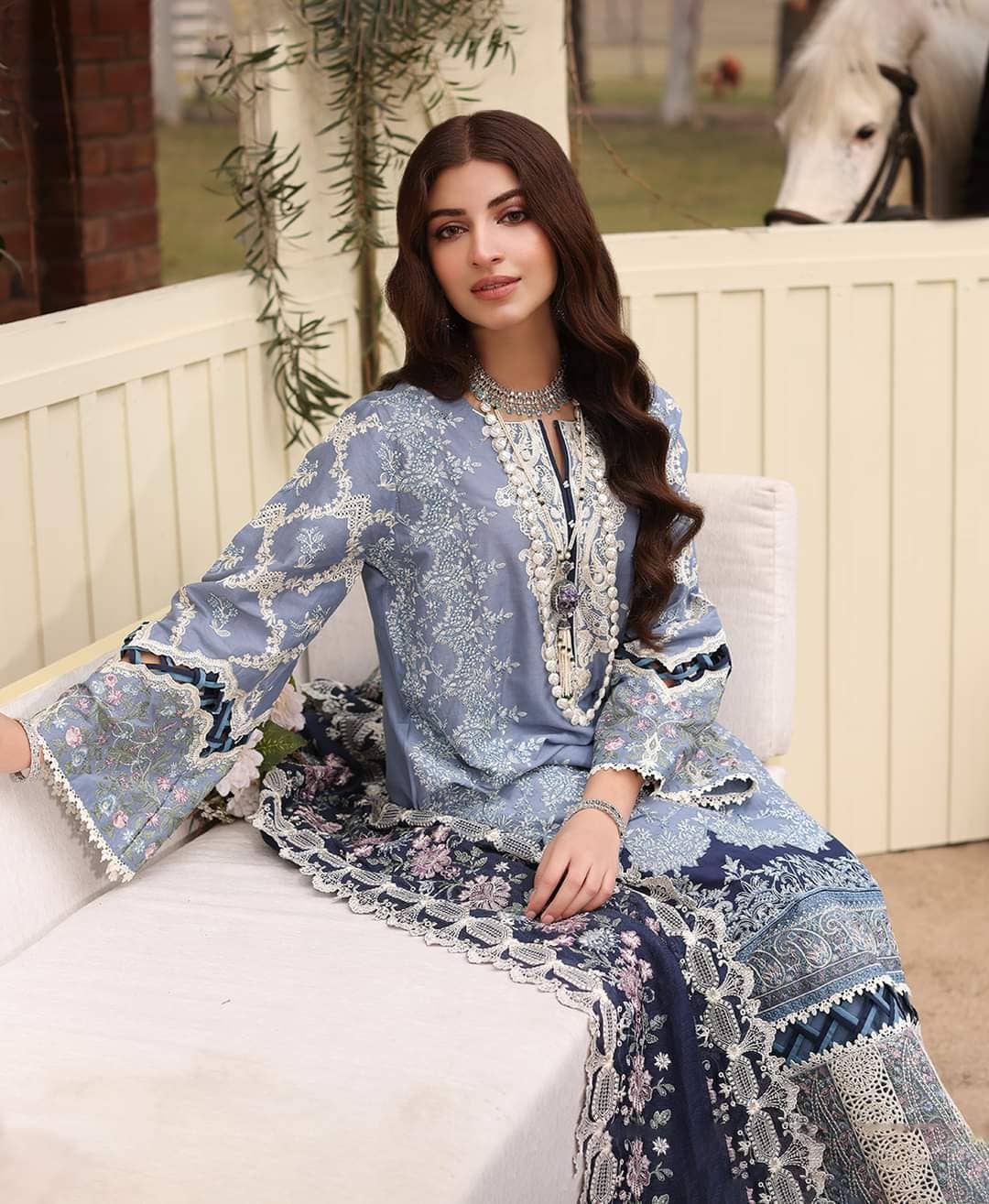 img_kahf_premium_lawn_awwal_boutique